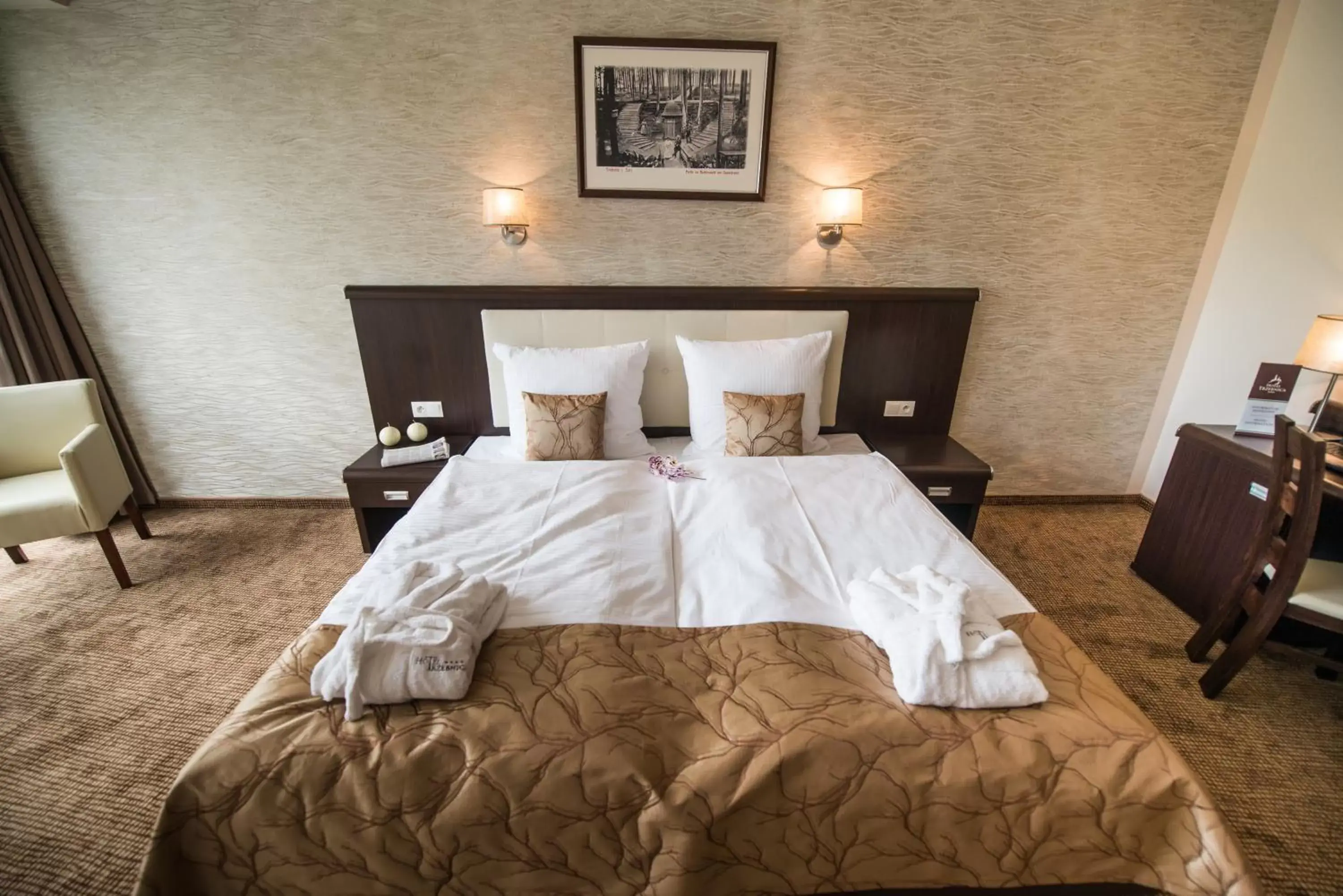 Bed in Hotel Trzebnica