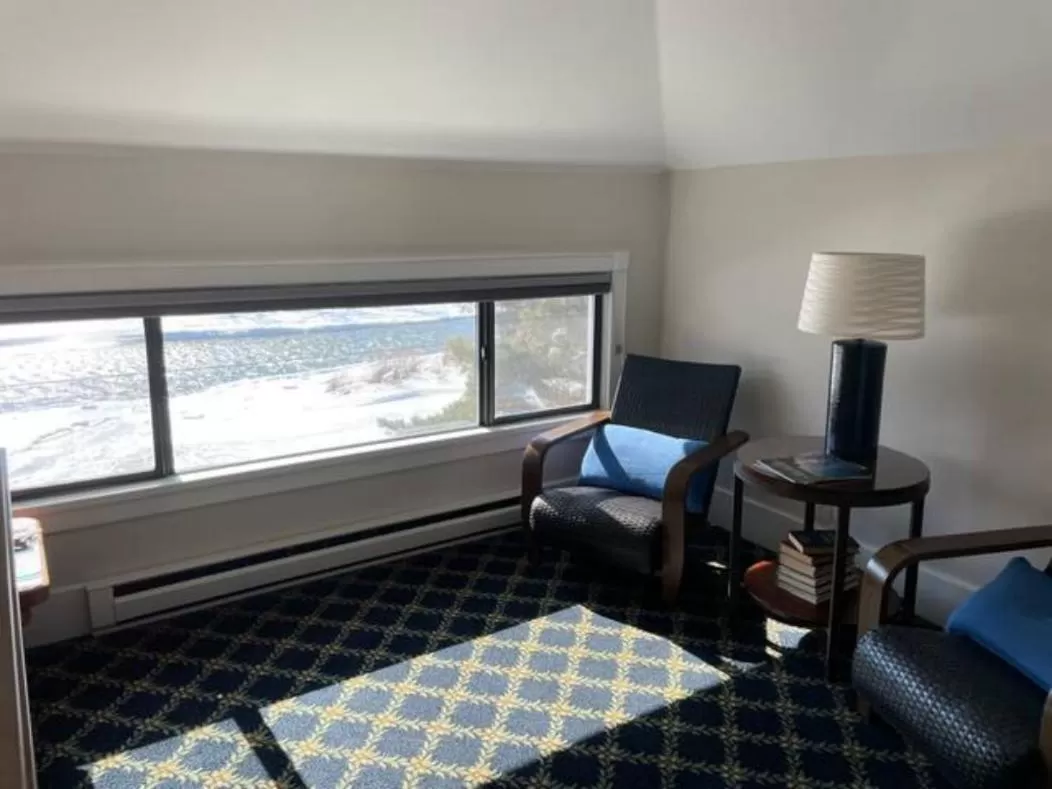 Living room in Goldsmith's River Front Inn
