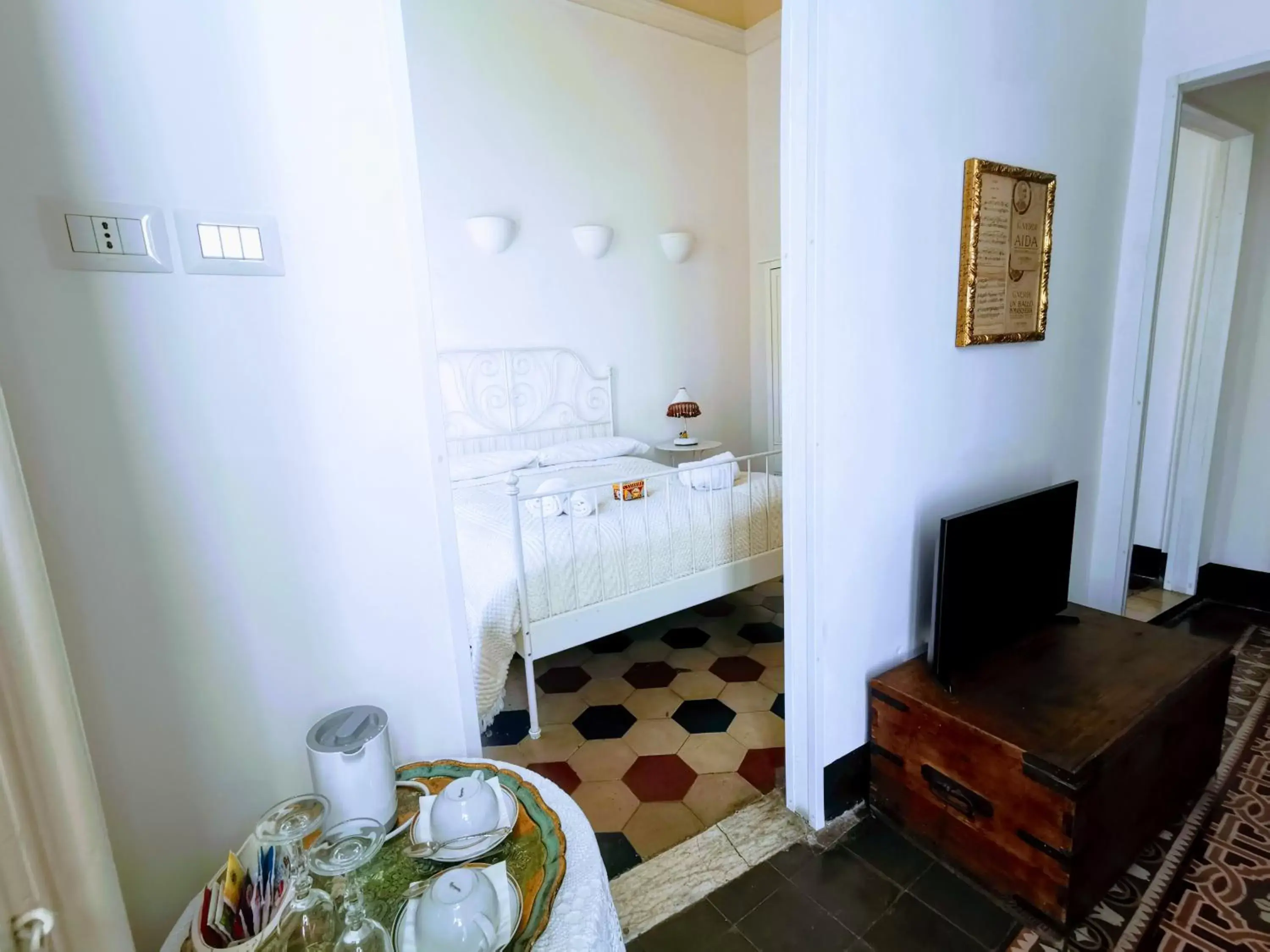 Bed, Bathroom in Fera O' Luni