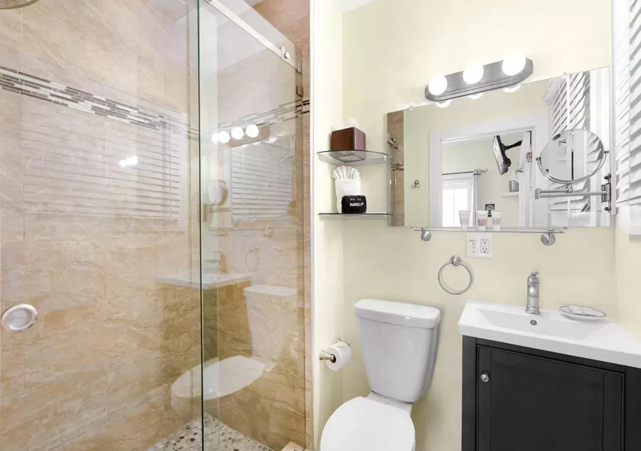 Bathroom in The Grand Guesthouse Bathroom in The Grand Guesthouse