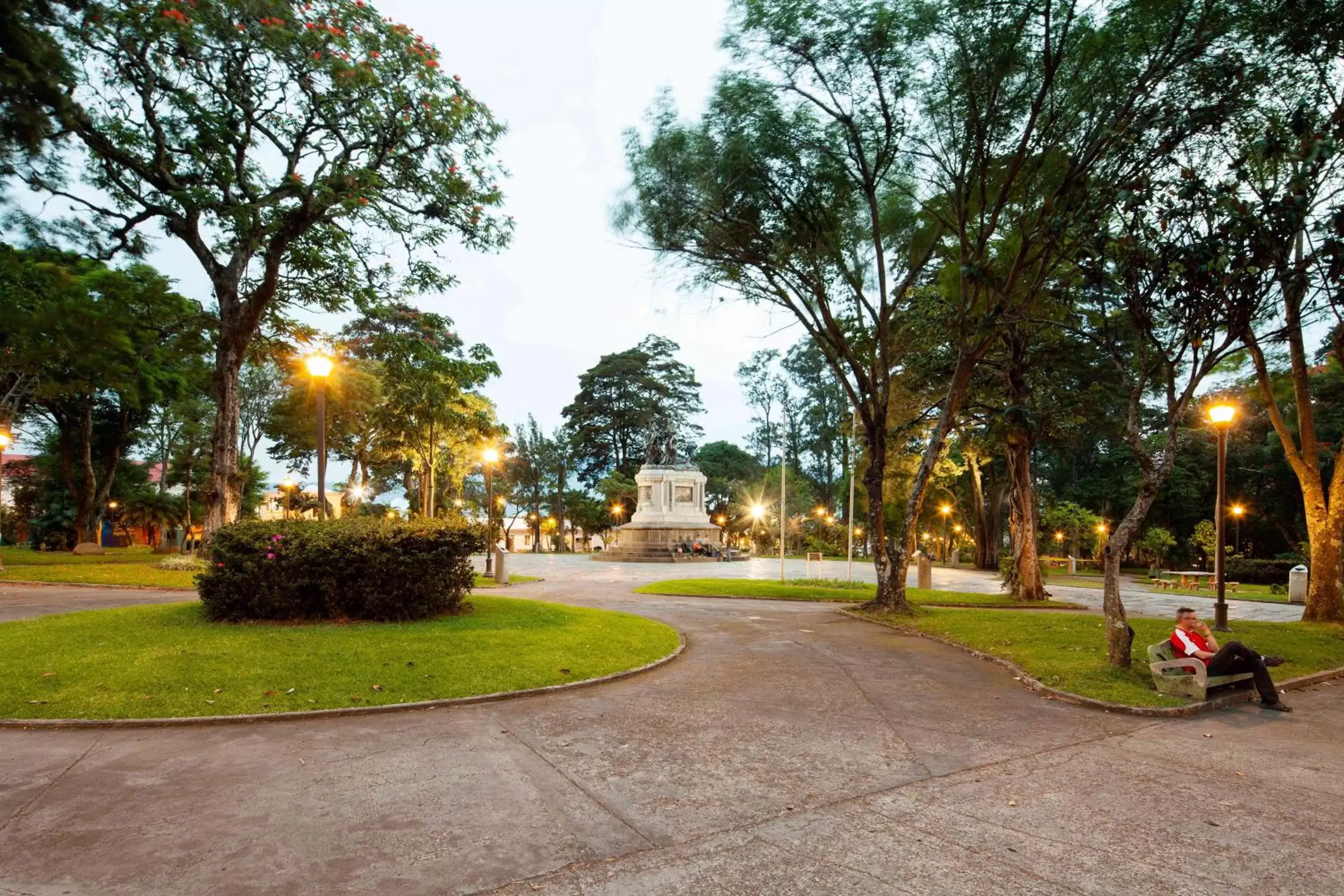 Nearby landmark, Garden in Hotel Presidente