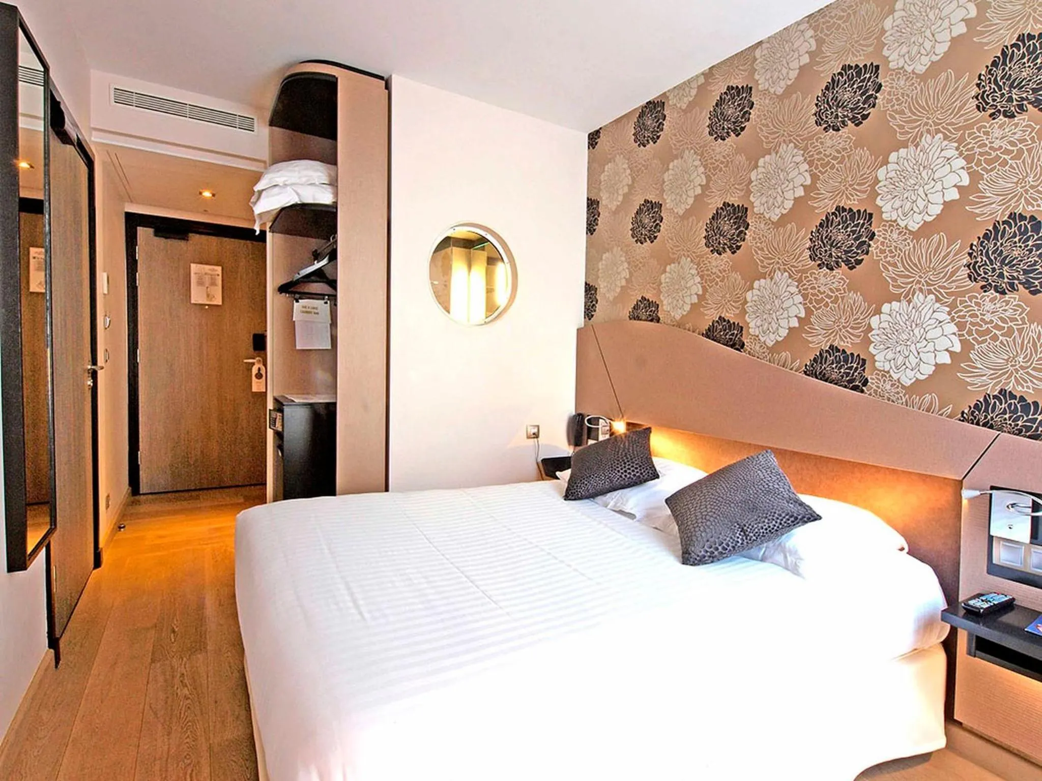 Bed in Hôtel Hor Europe