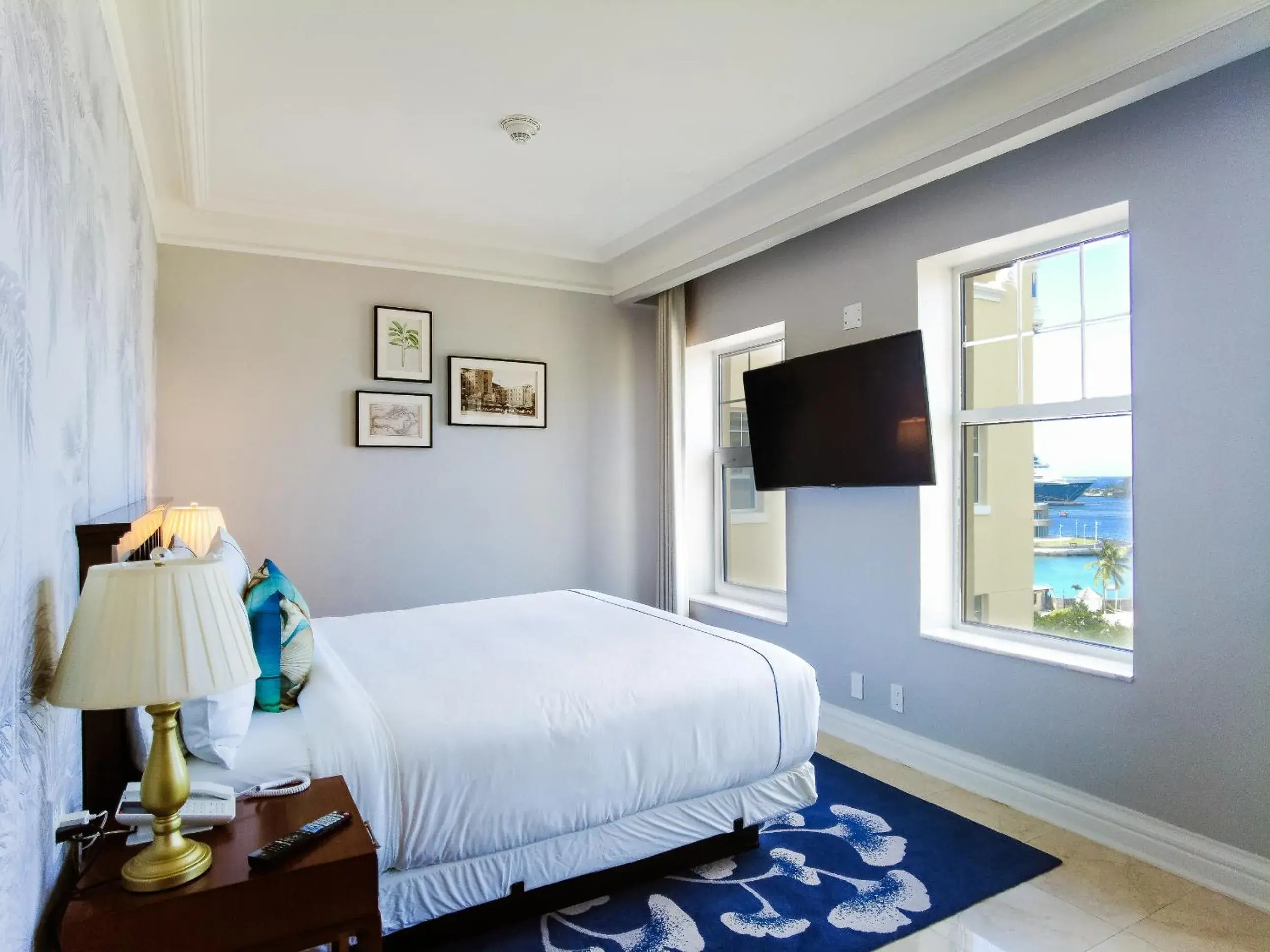 Bed in British Colonial Nassau Bed in British Colonial Nassau