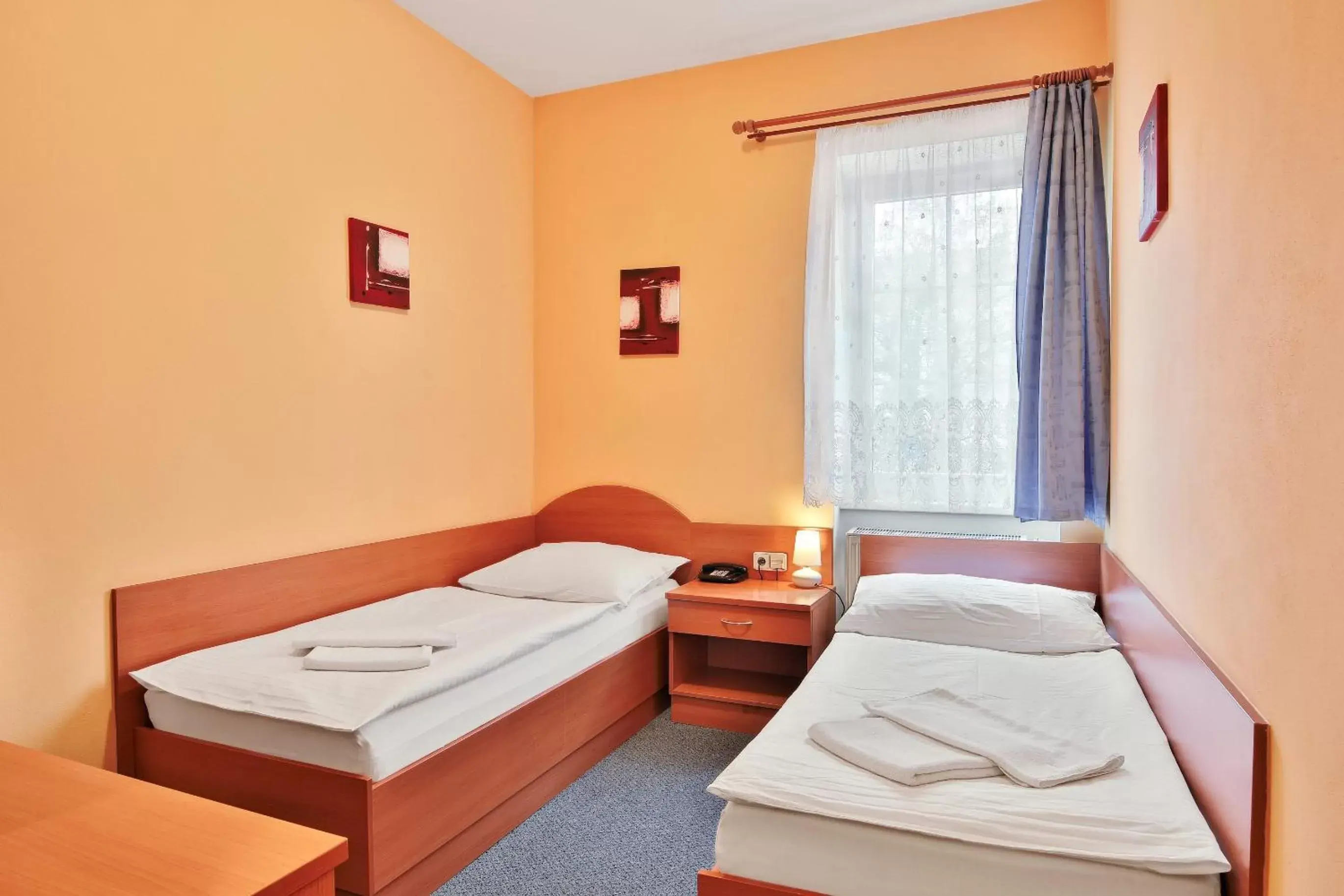 Bedroom, Bed in Attic Hotel