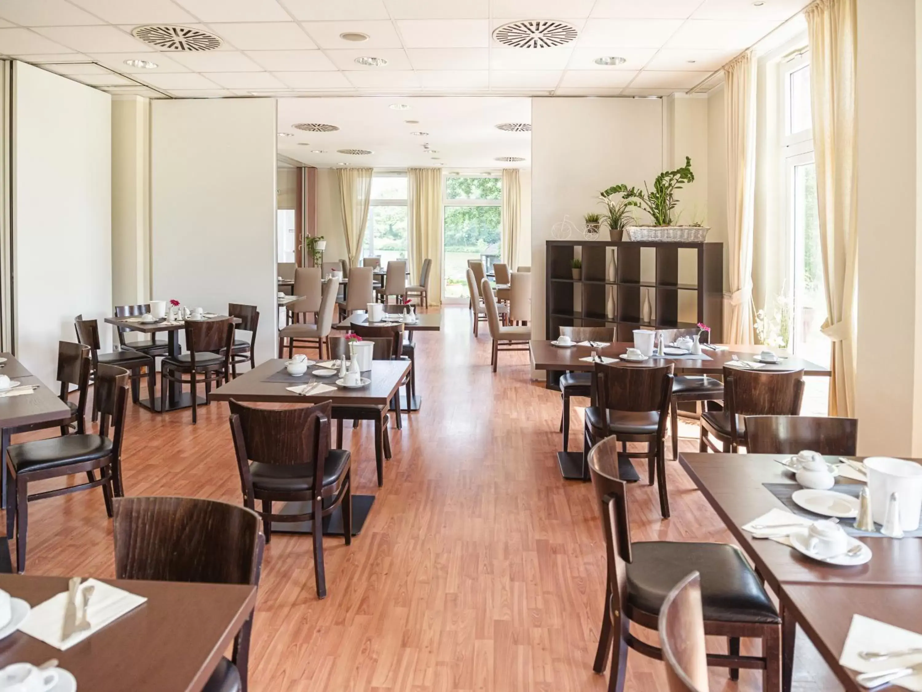 Restaurant/Places to Eat in Hotel Am Schloss Köpenick Berlin By Golden Tulip