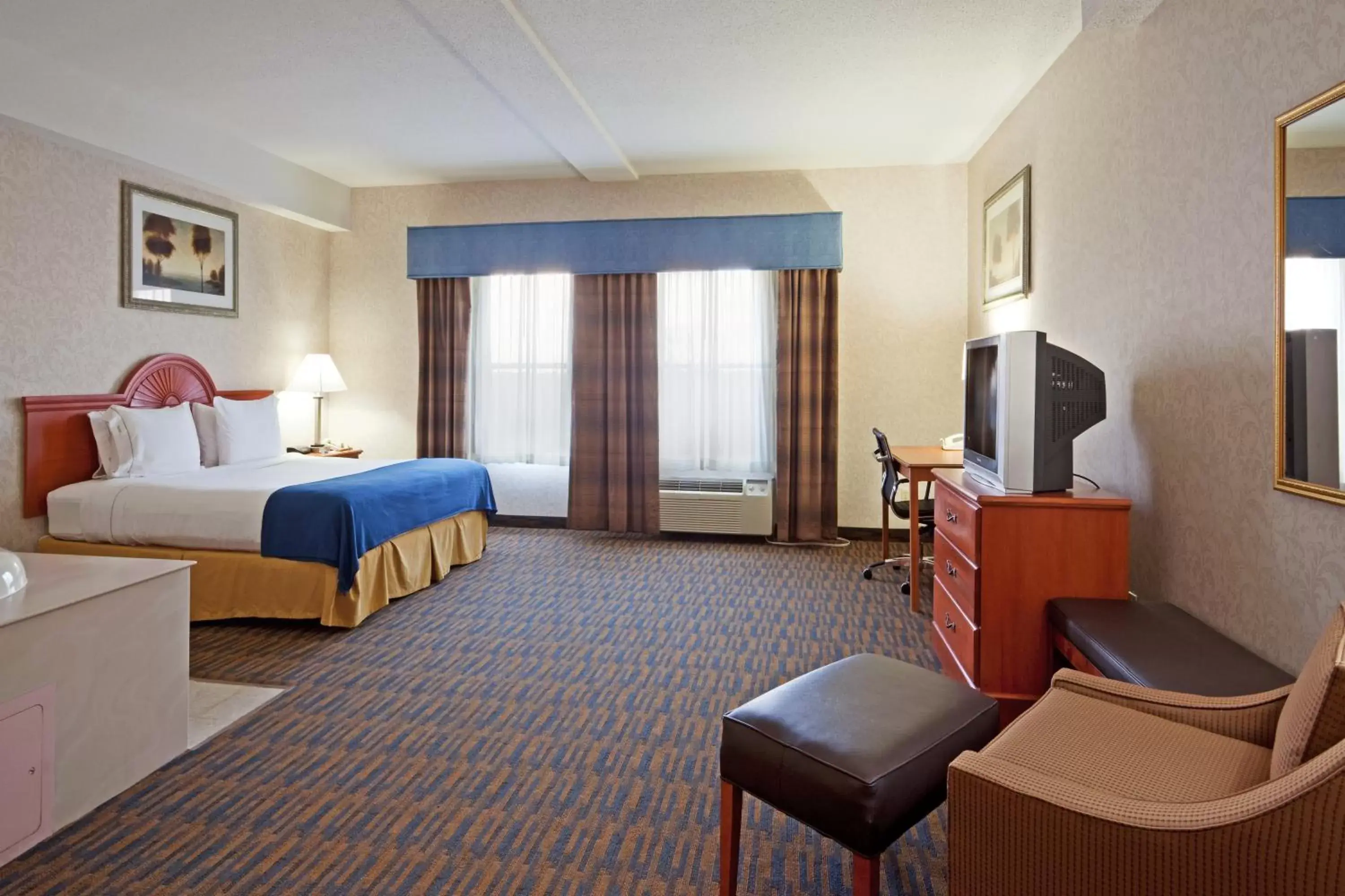 Photo of the whole room in Best Western North Attleboro - Providence Beltway