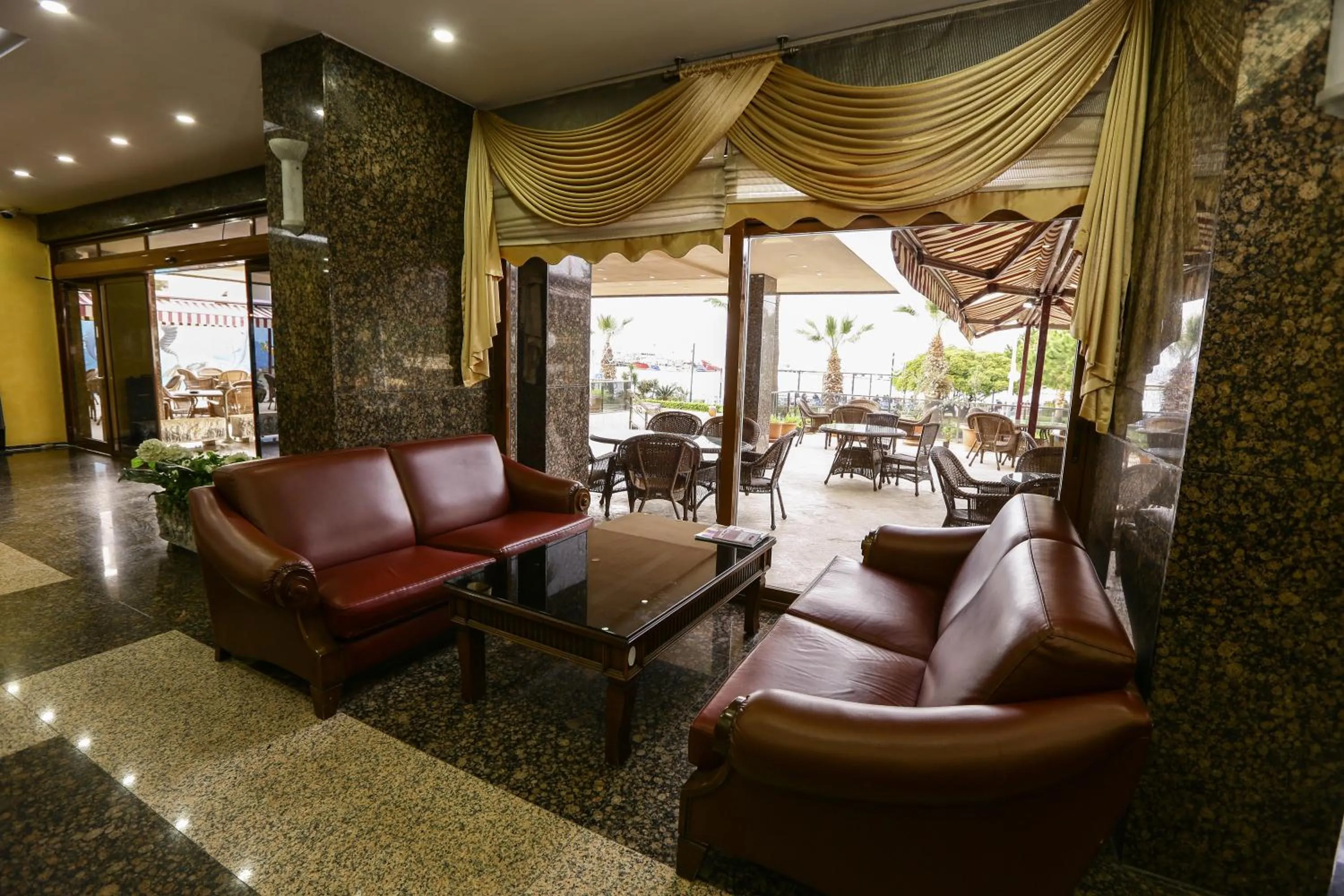 Lobby or reception in Kayhanbey Hotel