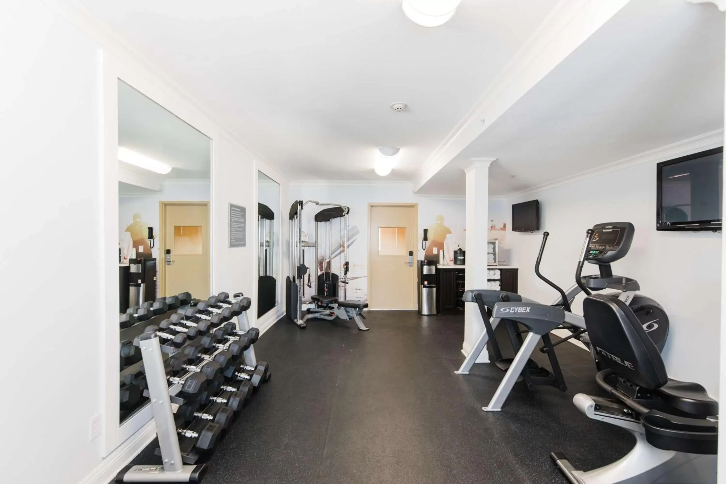 Fitness centre/facilities in Best Western Plus Manhattan Beach Hotel Fitness centre/facilities in Best Western Plus Manhattan Beach Hotel