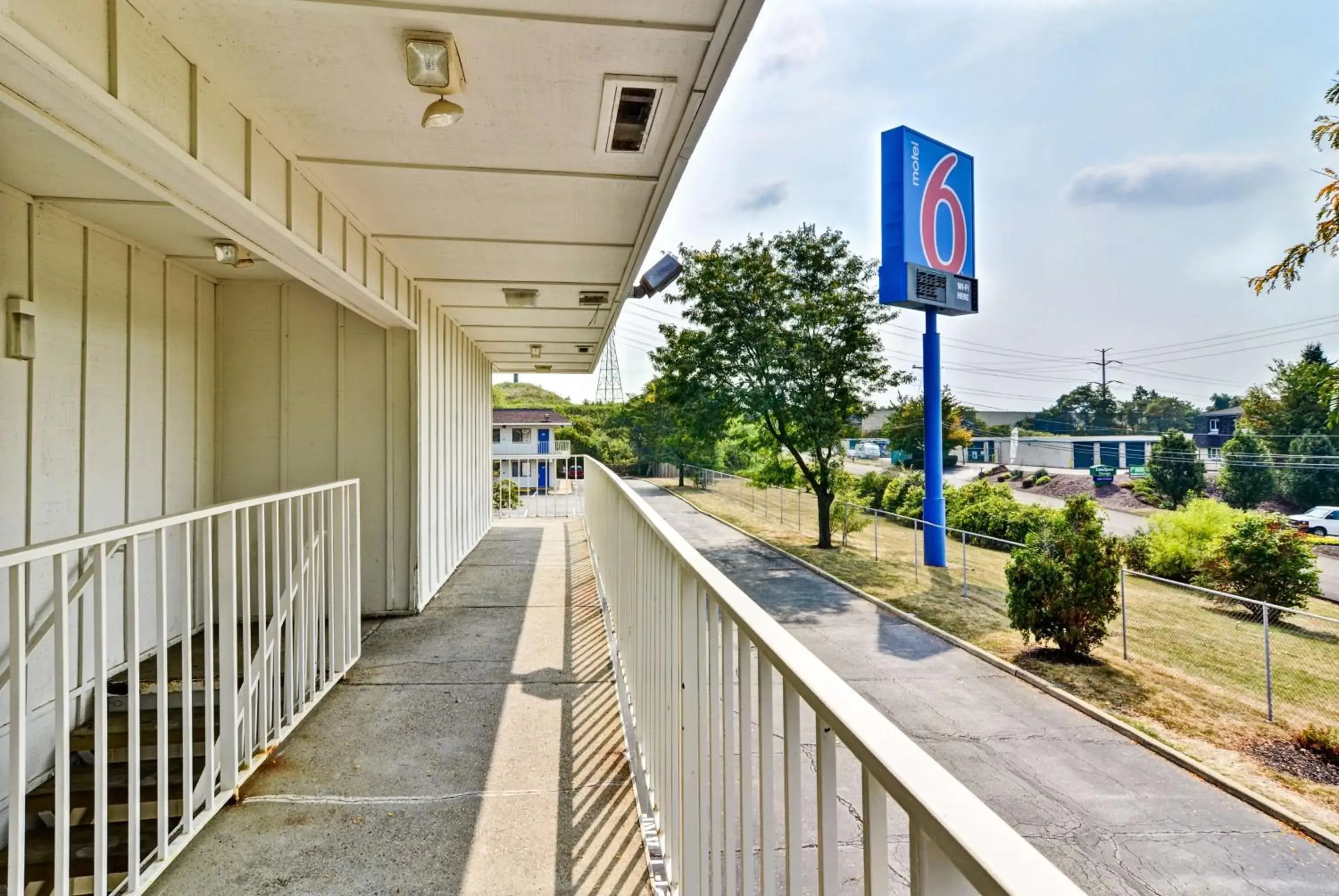 Property building, Balcony/Terrace in Motel 6-Pittsburgh, PA - Crafton