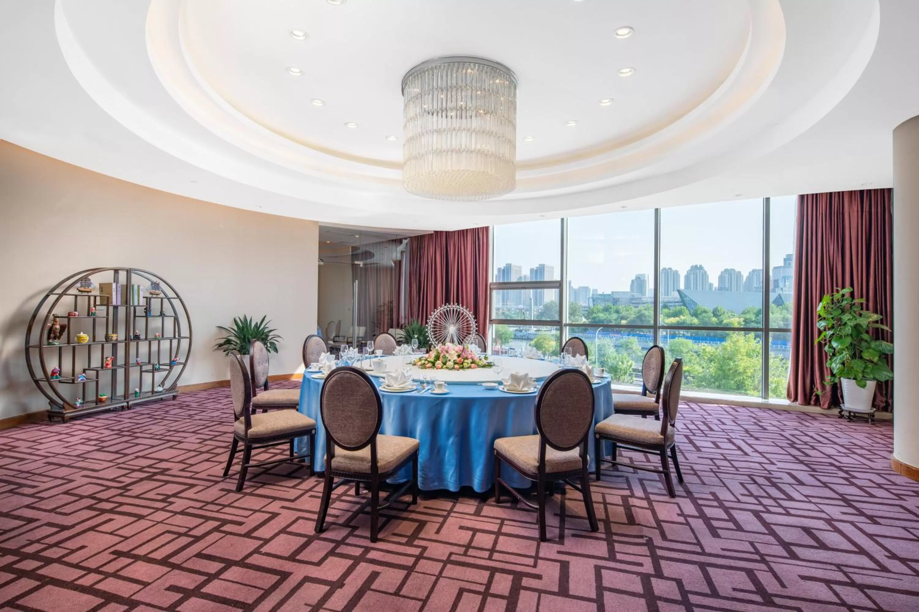 Restaurant/places to eat in Holiday Inn Tianjin Riverside by IHG