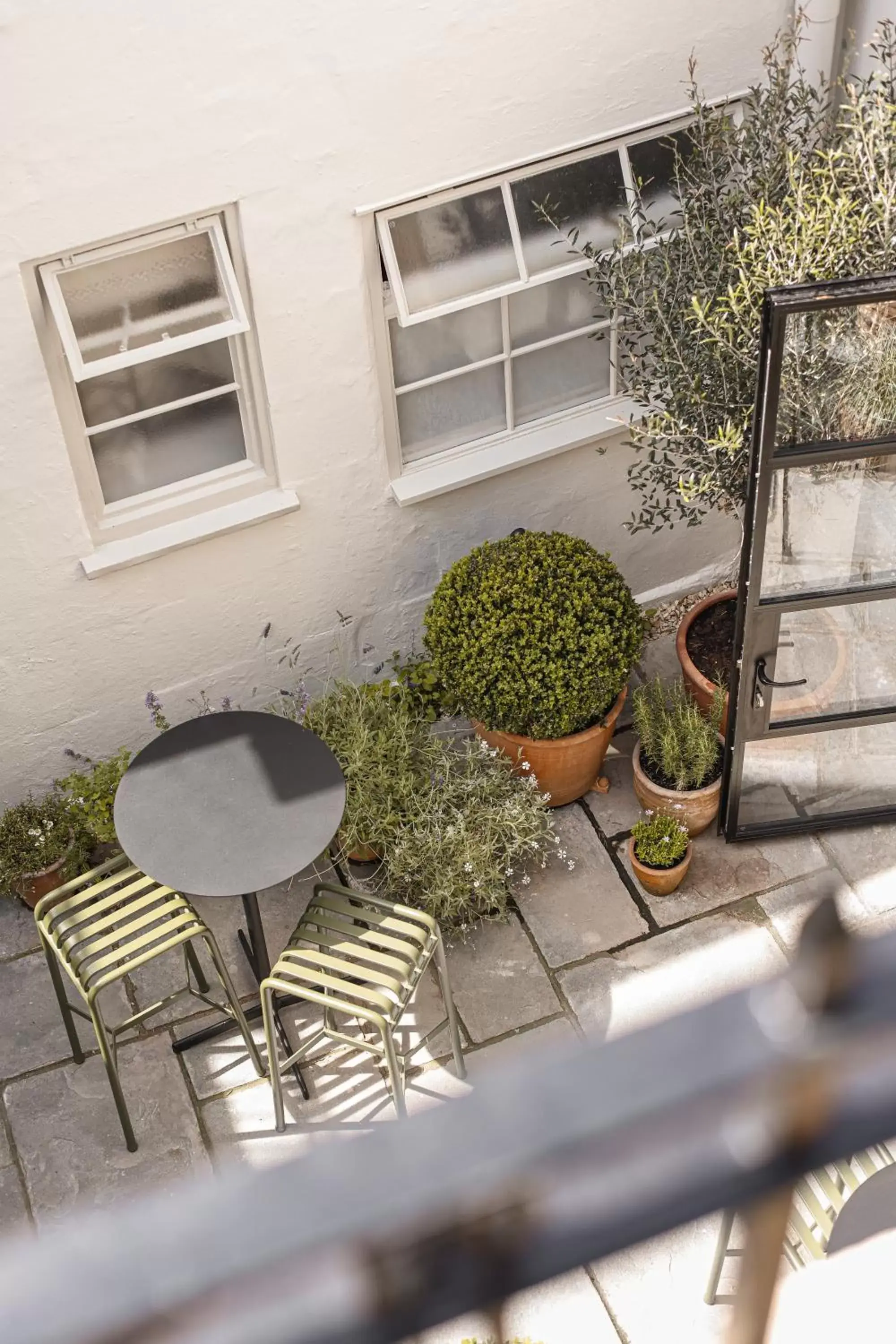 Inner courtyard view in The Yard in Bath Hotel