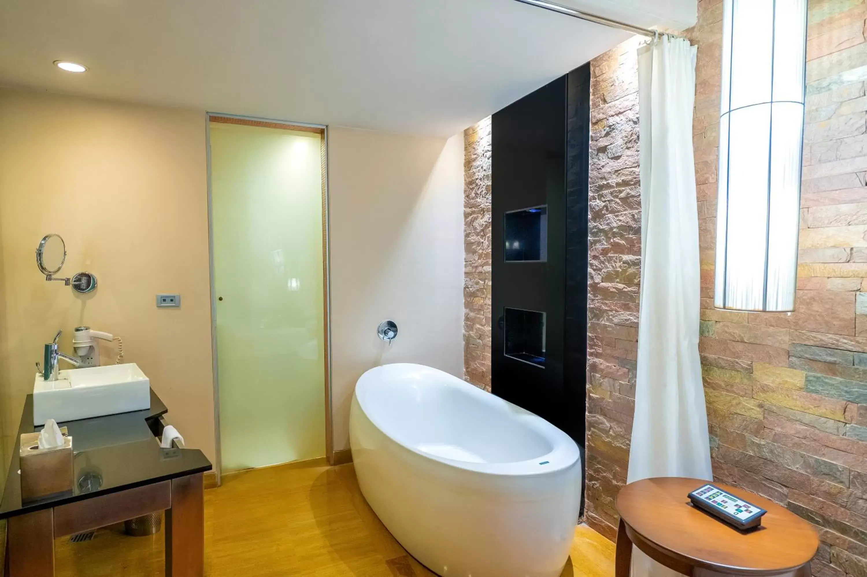 Shower, Bathroom in O Hotel Pune