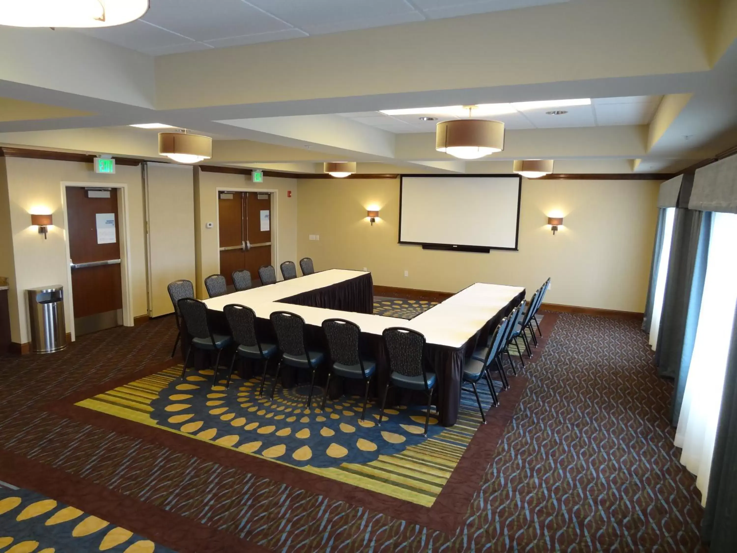 Banquet/Function facilities in Glacier Peaks Hotel