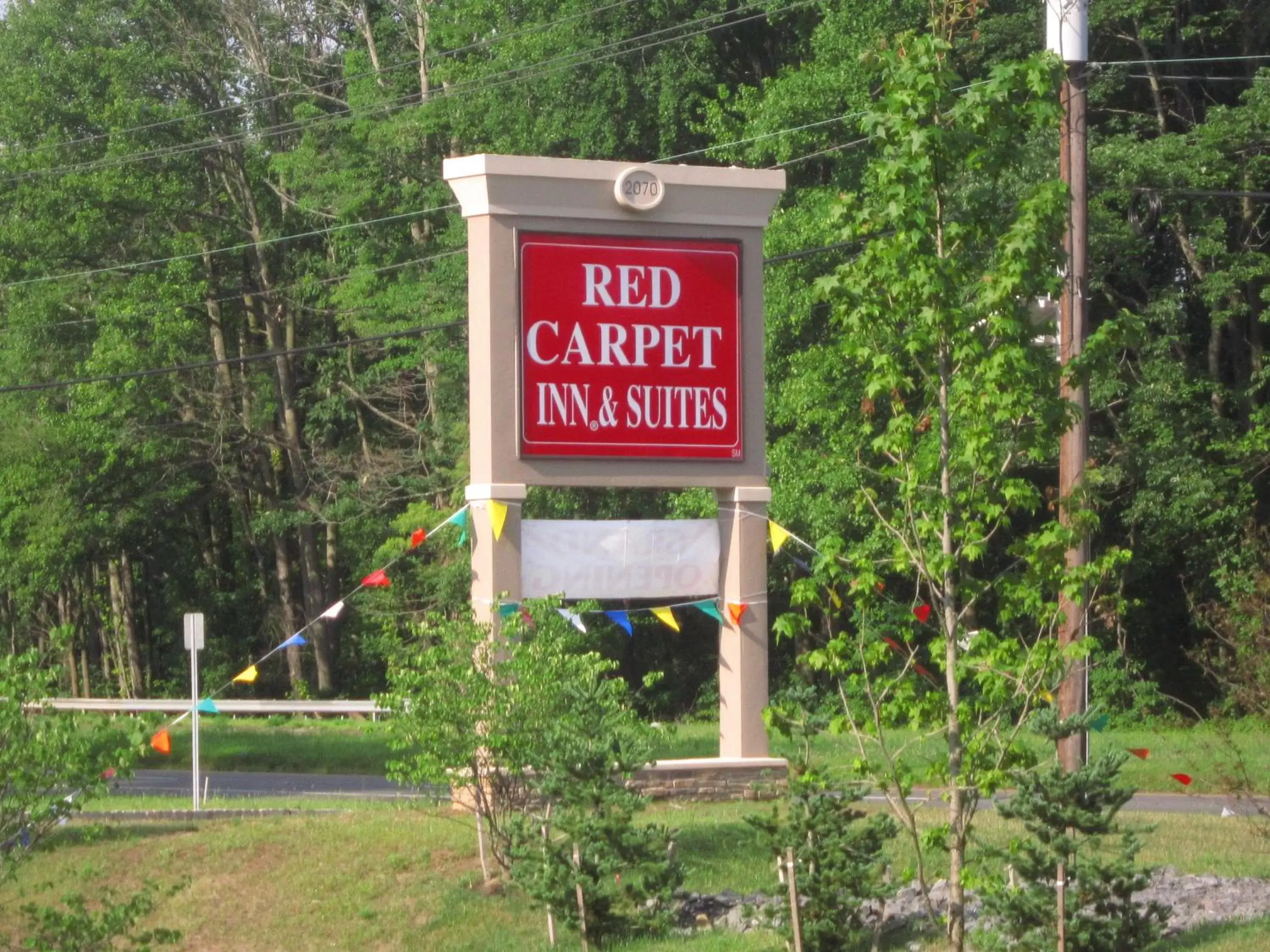 Day, Property Building in Red Carpet Inn and Suites Monmouth Junction