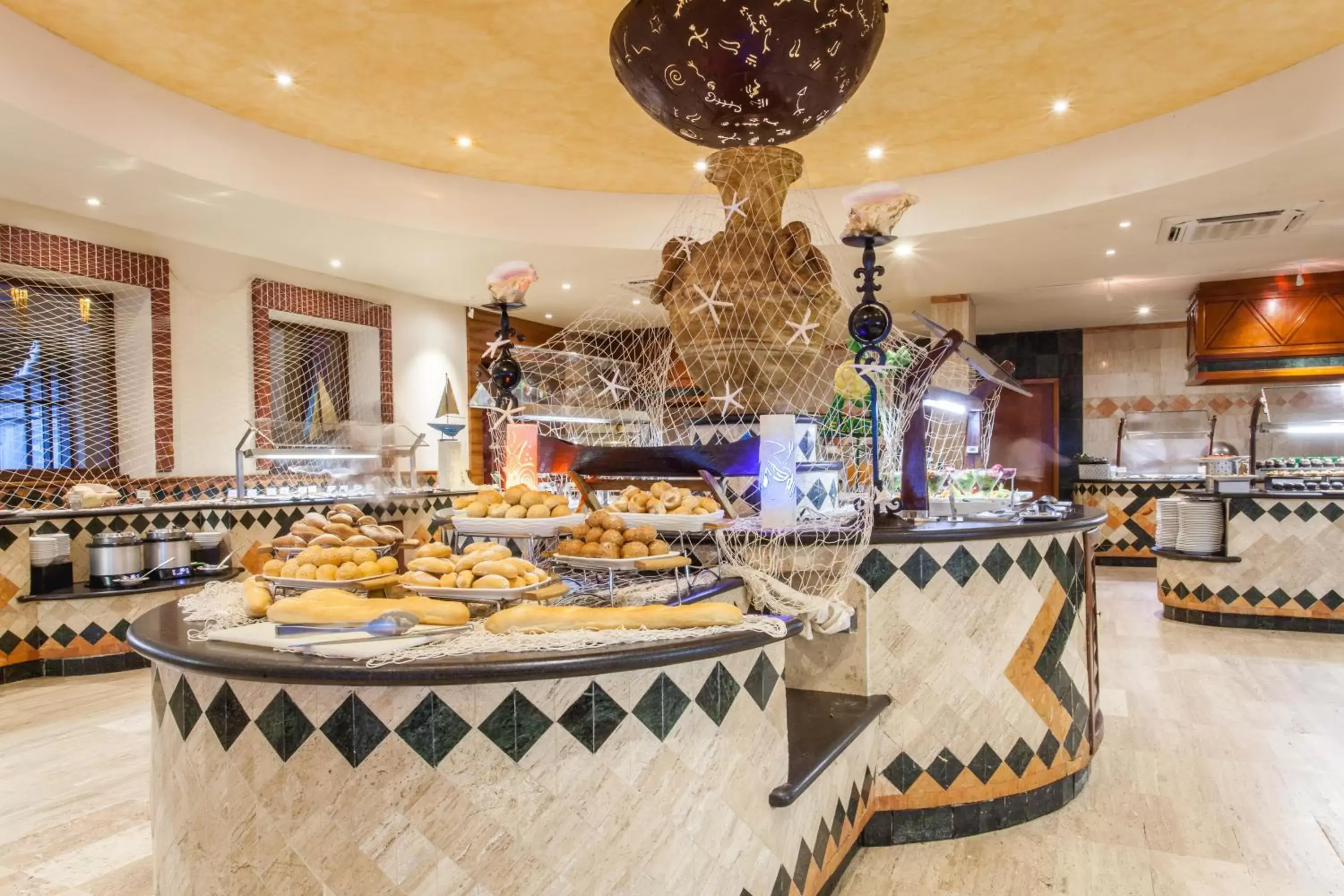 Breakfast, Restaurant/Places to Eat in Dreams Sapphire Resort & Spa