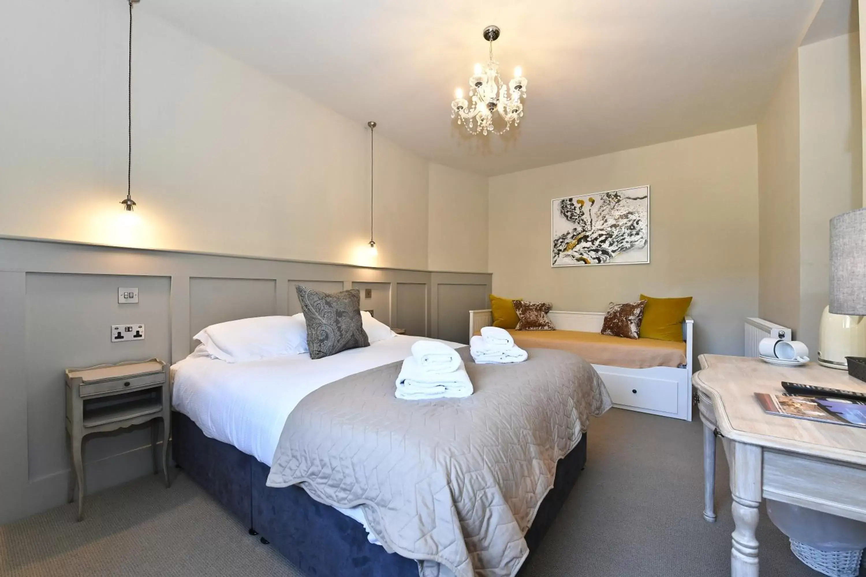 Bedroom, Bed in Lansdowne Strand