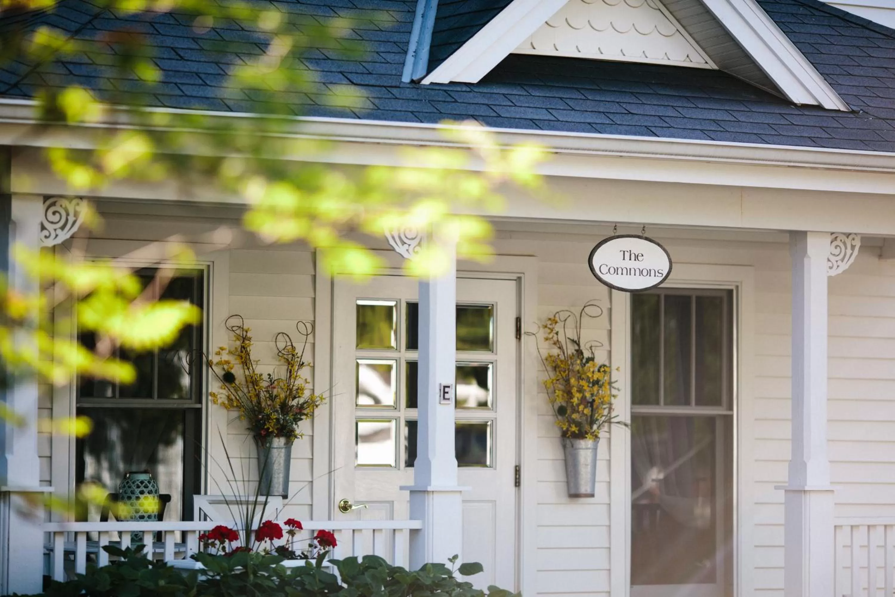 Property building in Eagle Harbor Inn