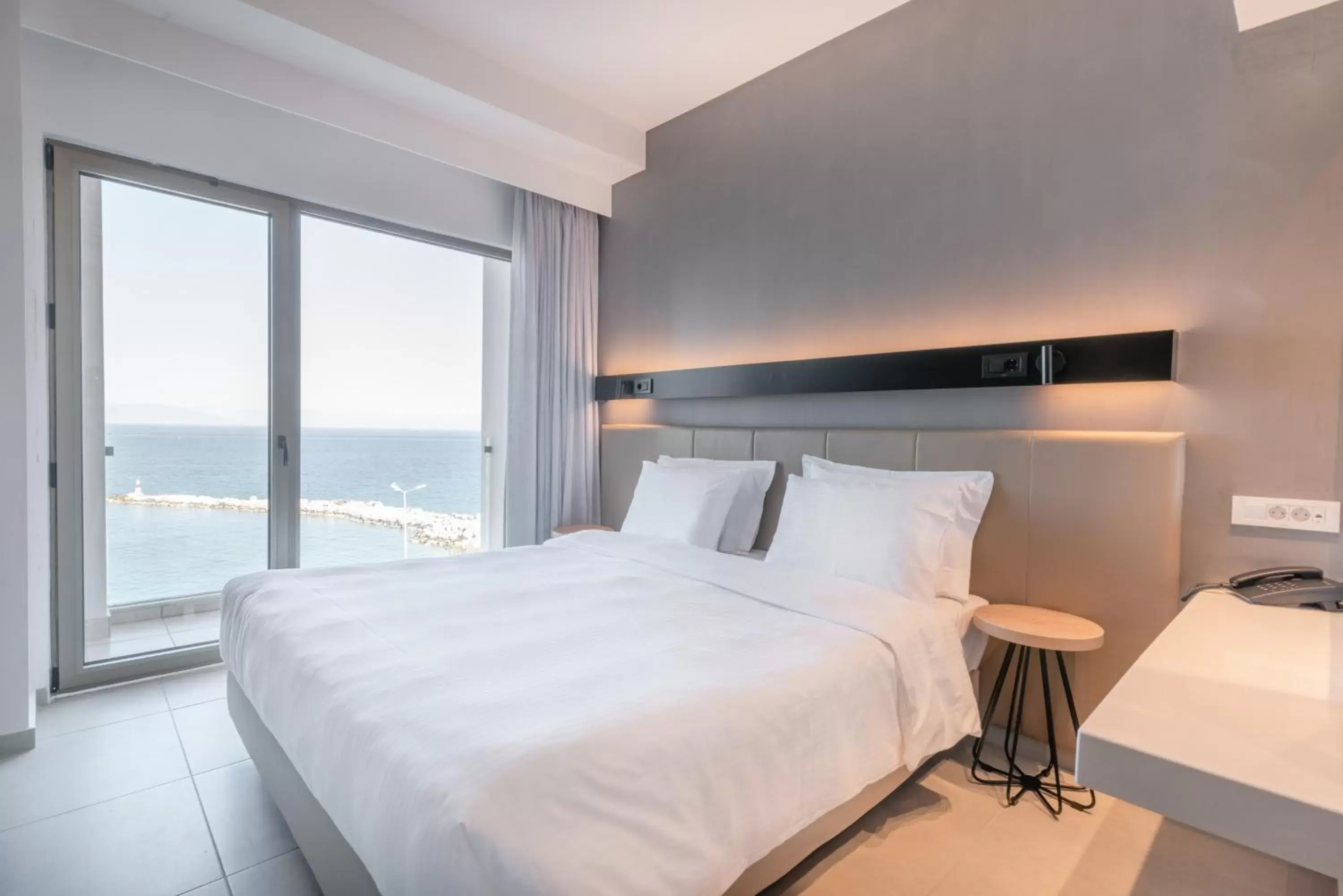 Sea view, Bed in Avra Hotel