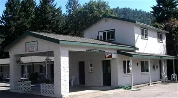 Facade/entrance, Property Building in Forest Lodge Motel