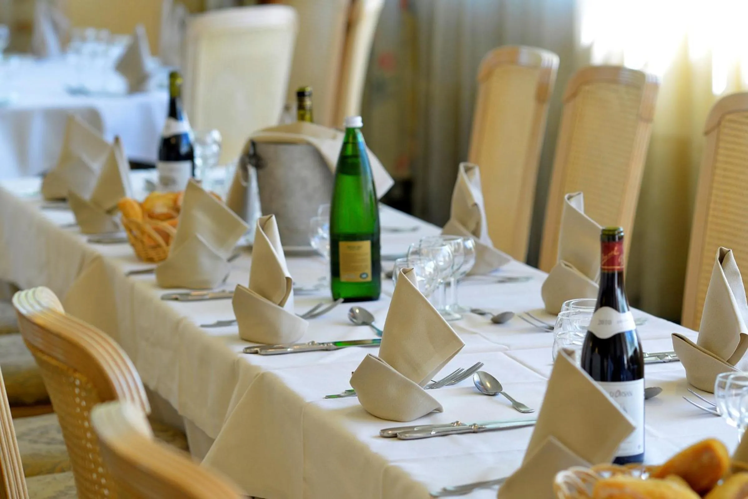 Restaurant/places to eat in Logis Lyon Est Porte de l'Ain