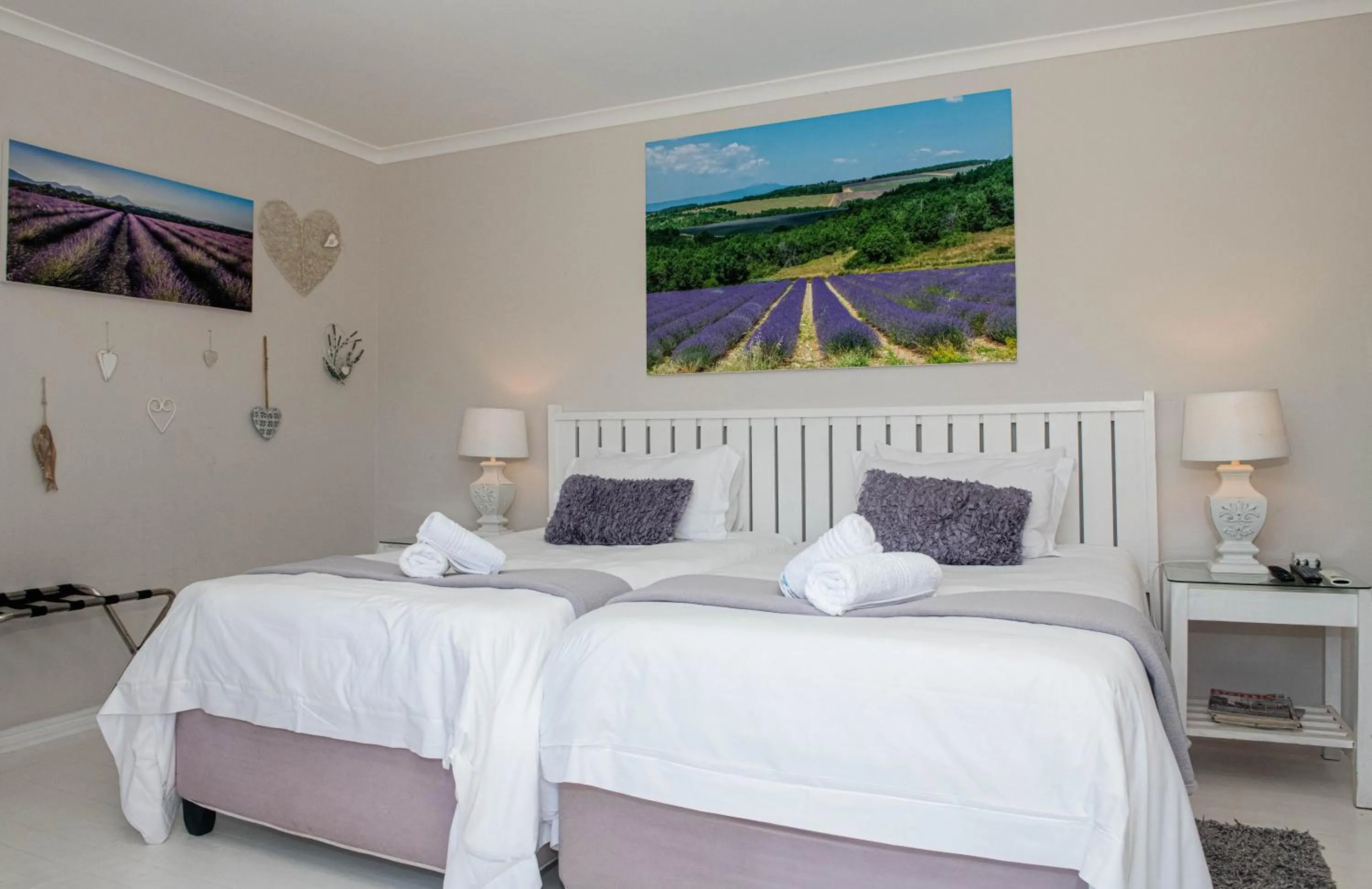 Deluxe Twin Room in Brenton Beach House