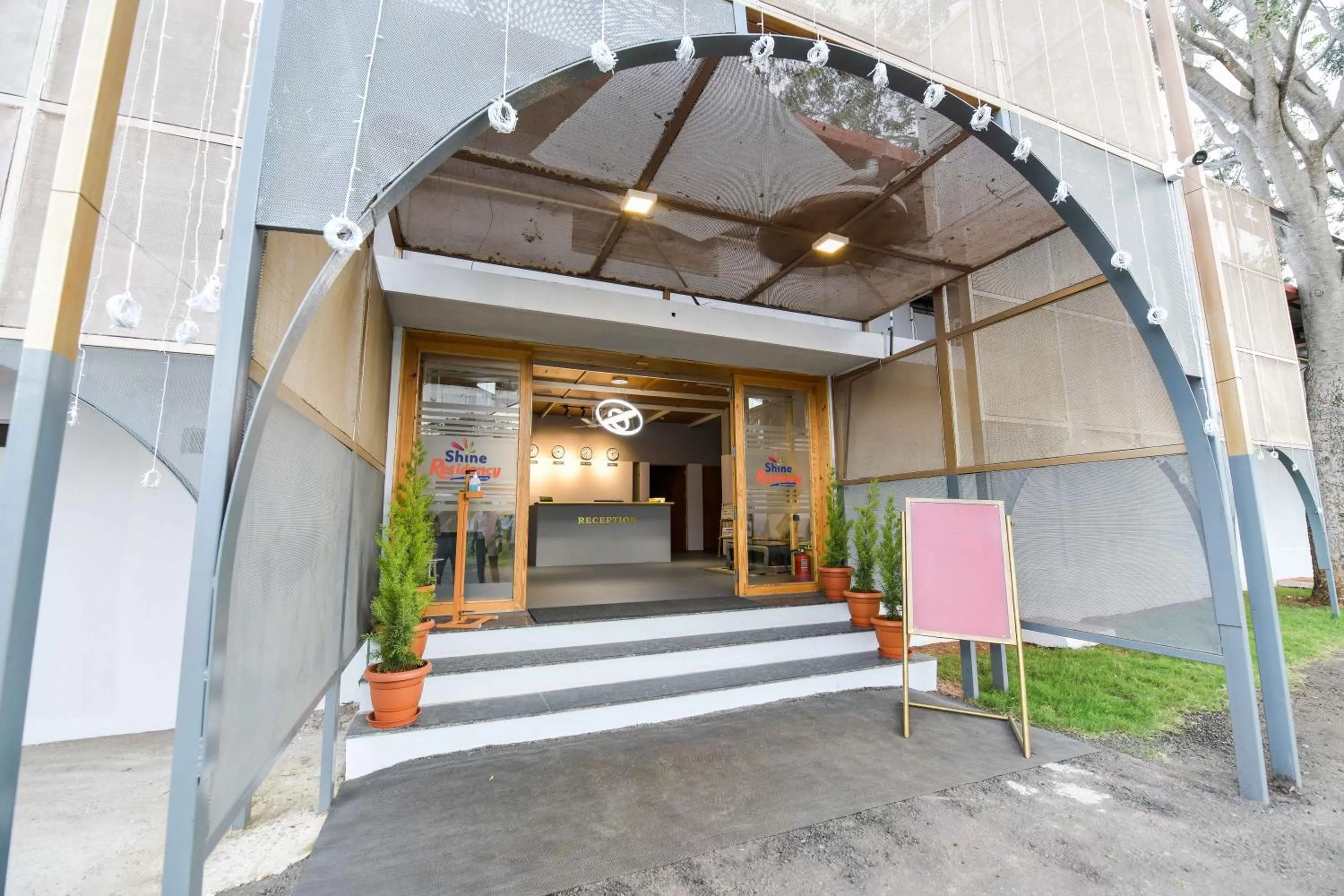 Facade/entrance in Shine Residency