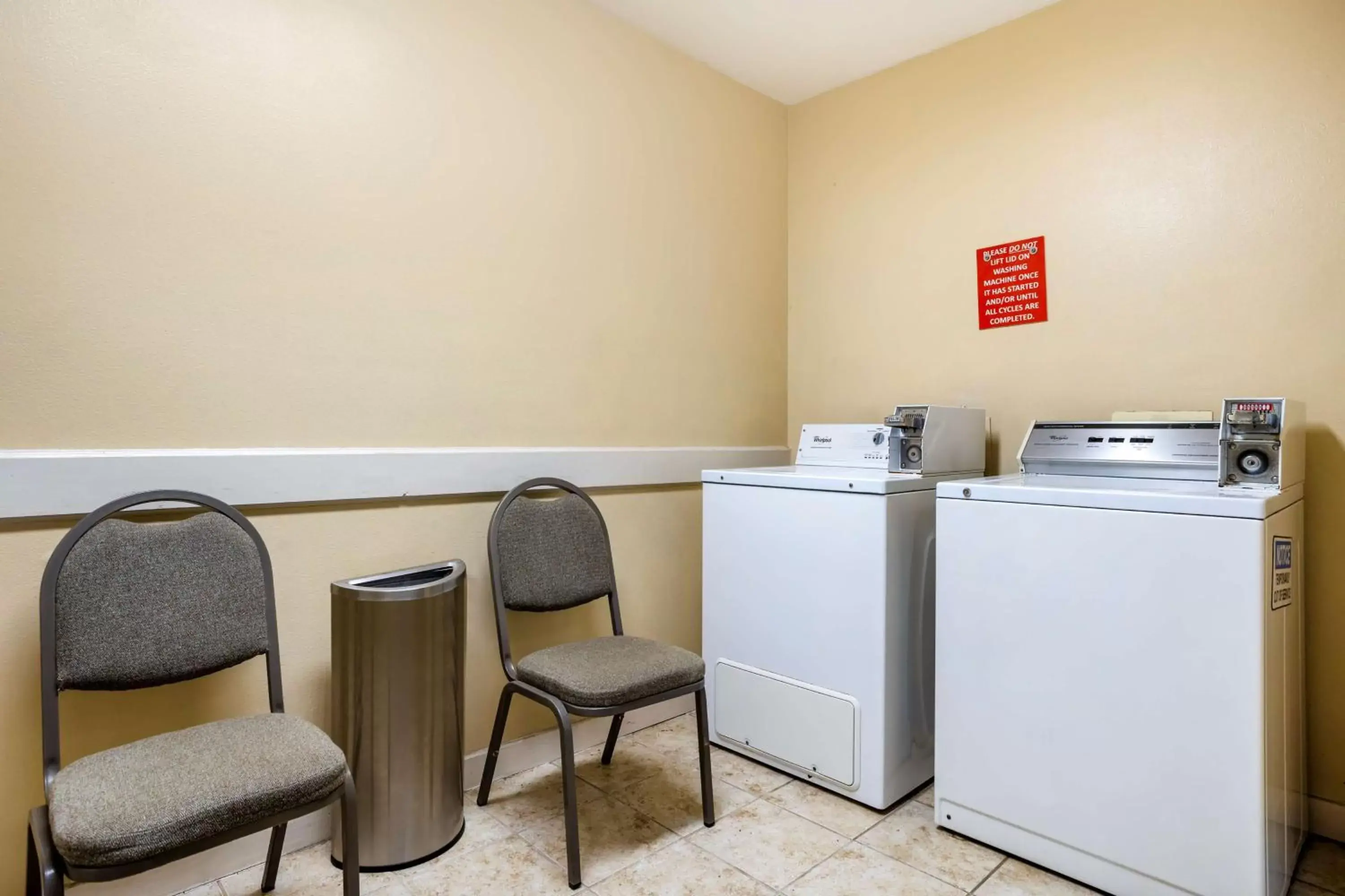 laundry, Kitchen/Kitchenette in Best Western Brenham