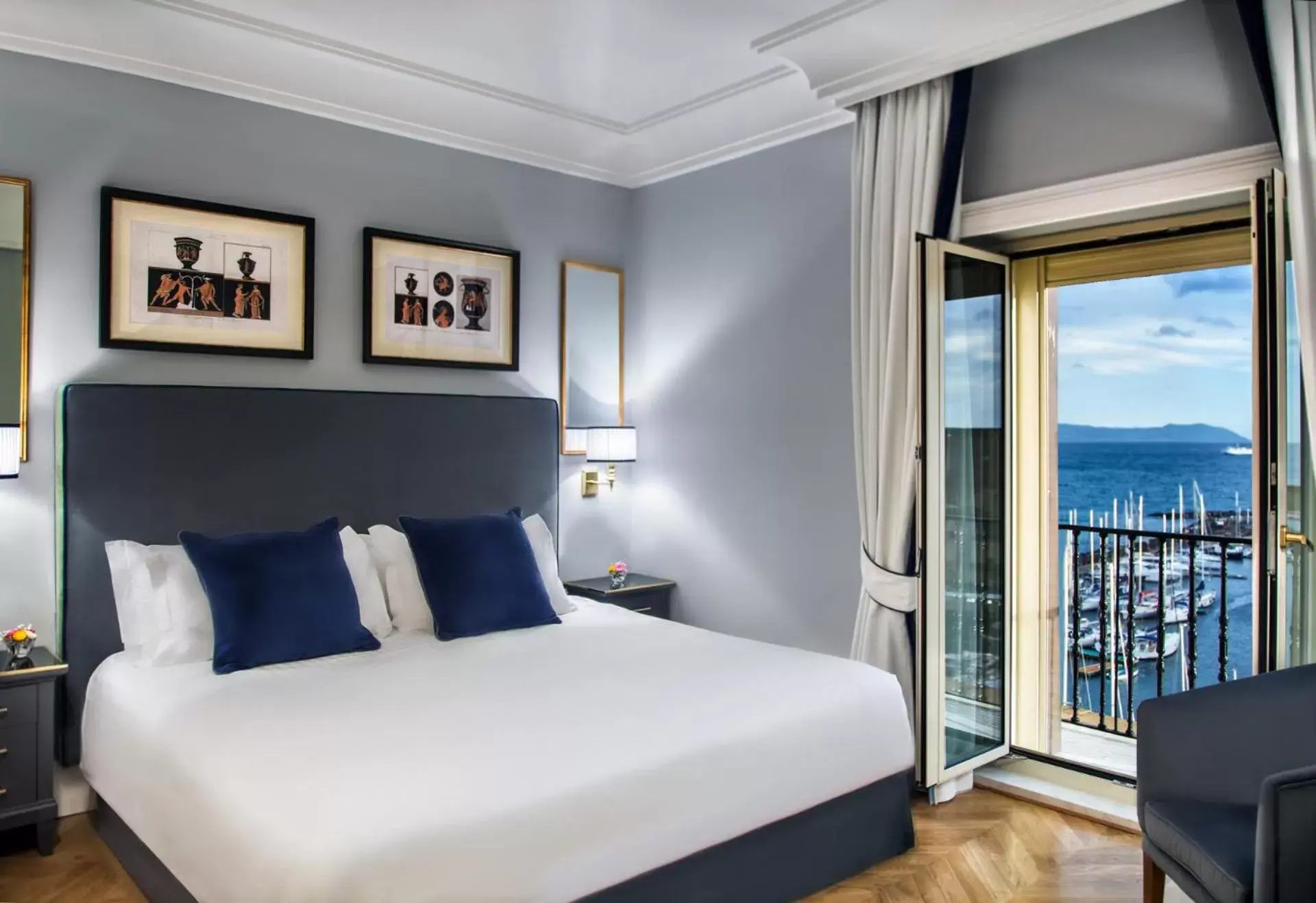 Bed in Grand Hotel Santa Lucia Bed in Grand Hotel Santa Lucia