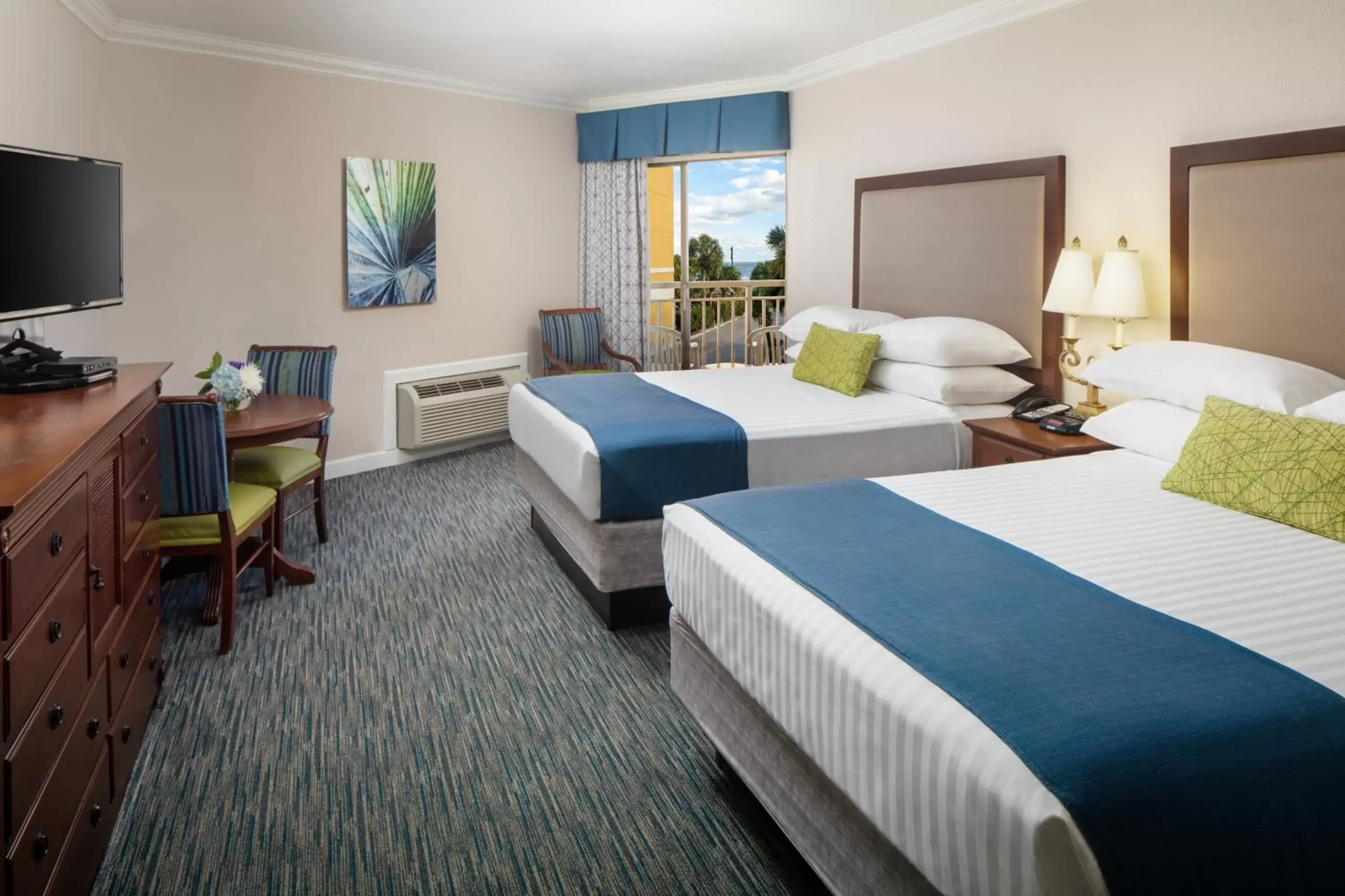 Bedroom in Holiday Inn At the Pavilion - Independent