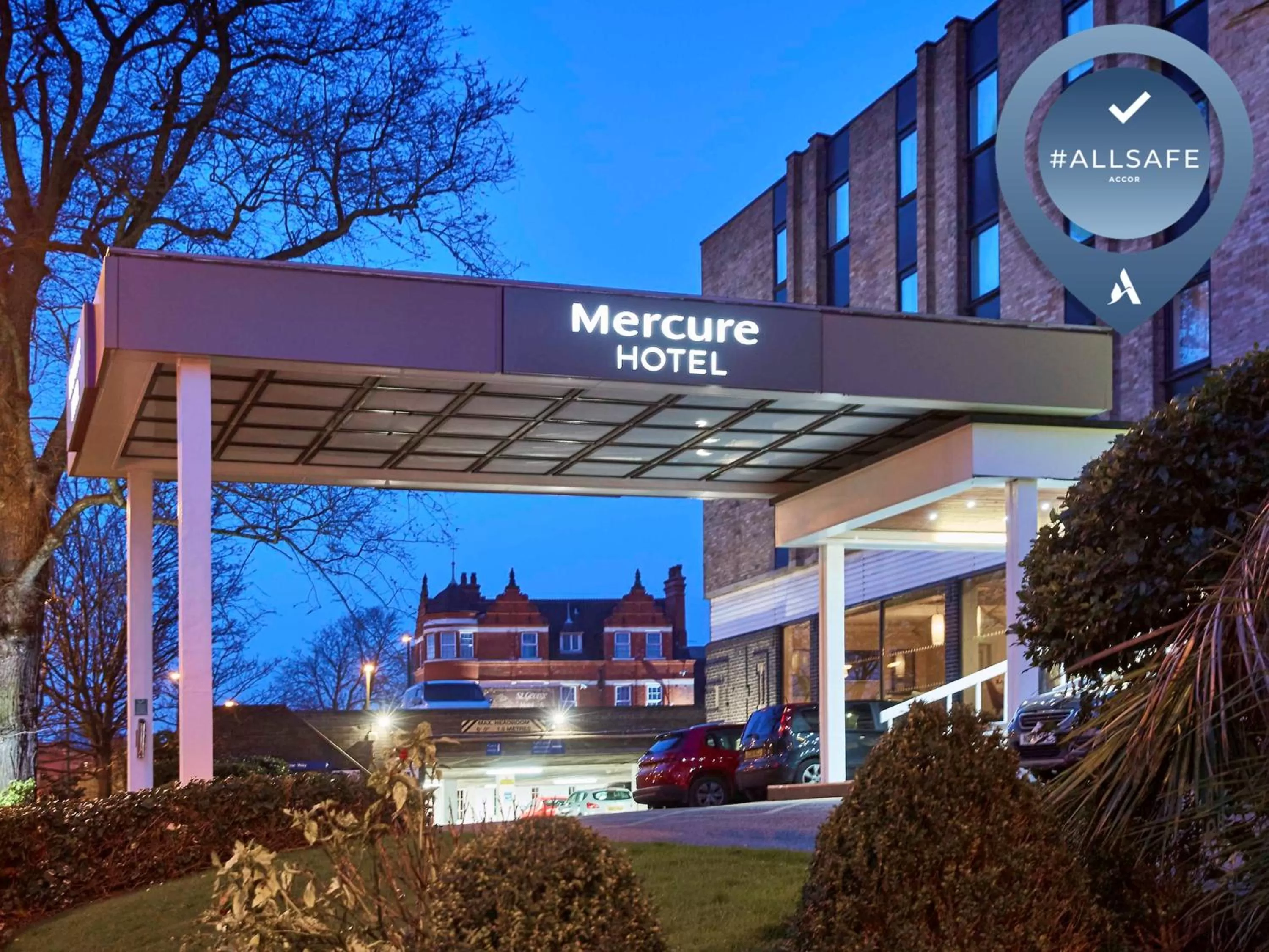 Property building in Mercure Nottingham Sherwood