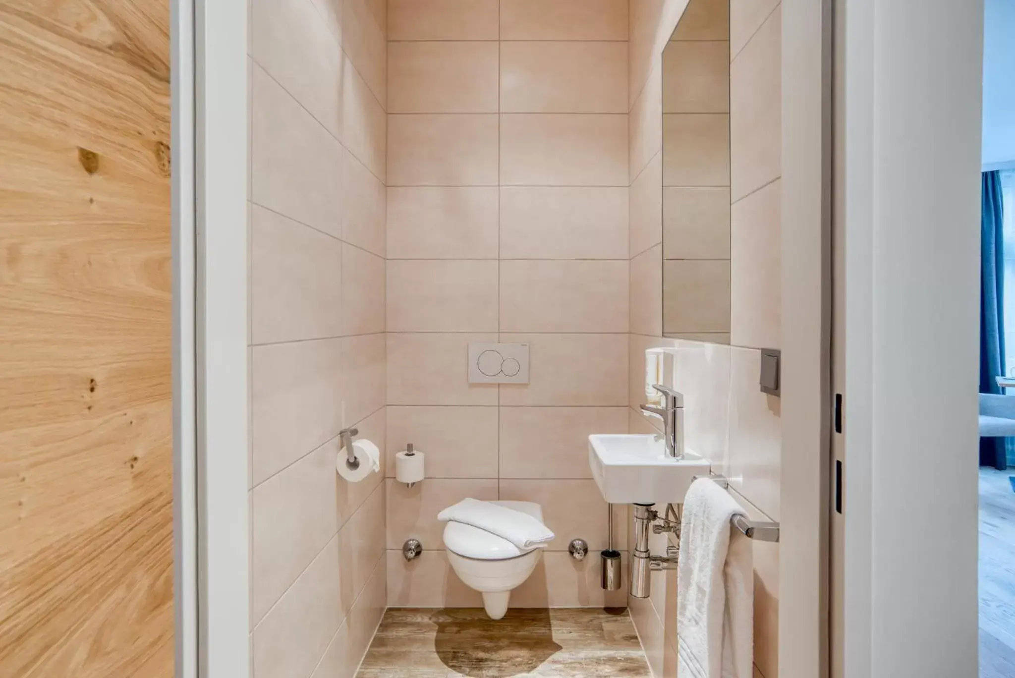 Toilet, Bathroom in Leipziger Hof Innsbruck
