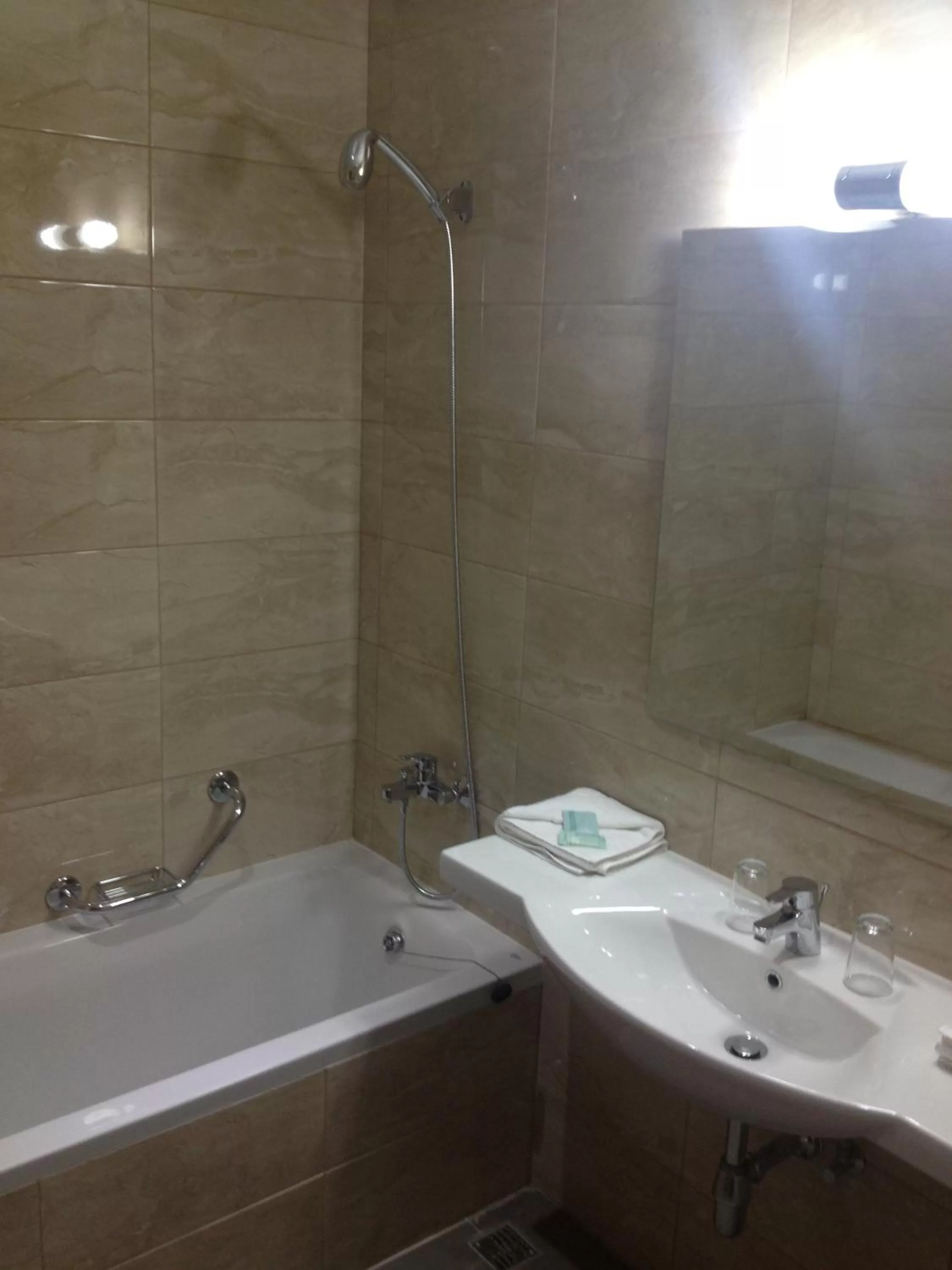 Bathroom in Grand Harbour Hotel