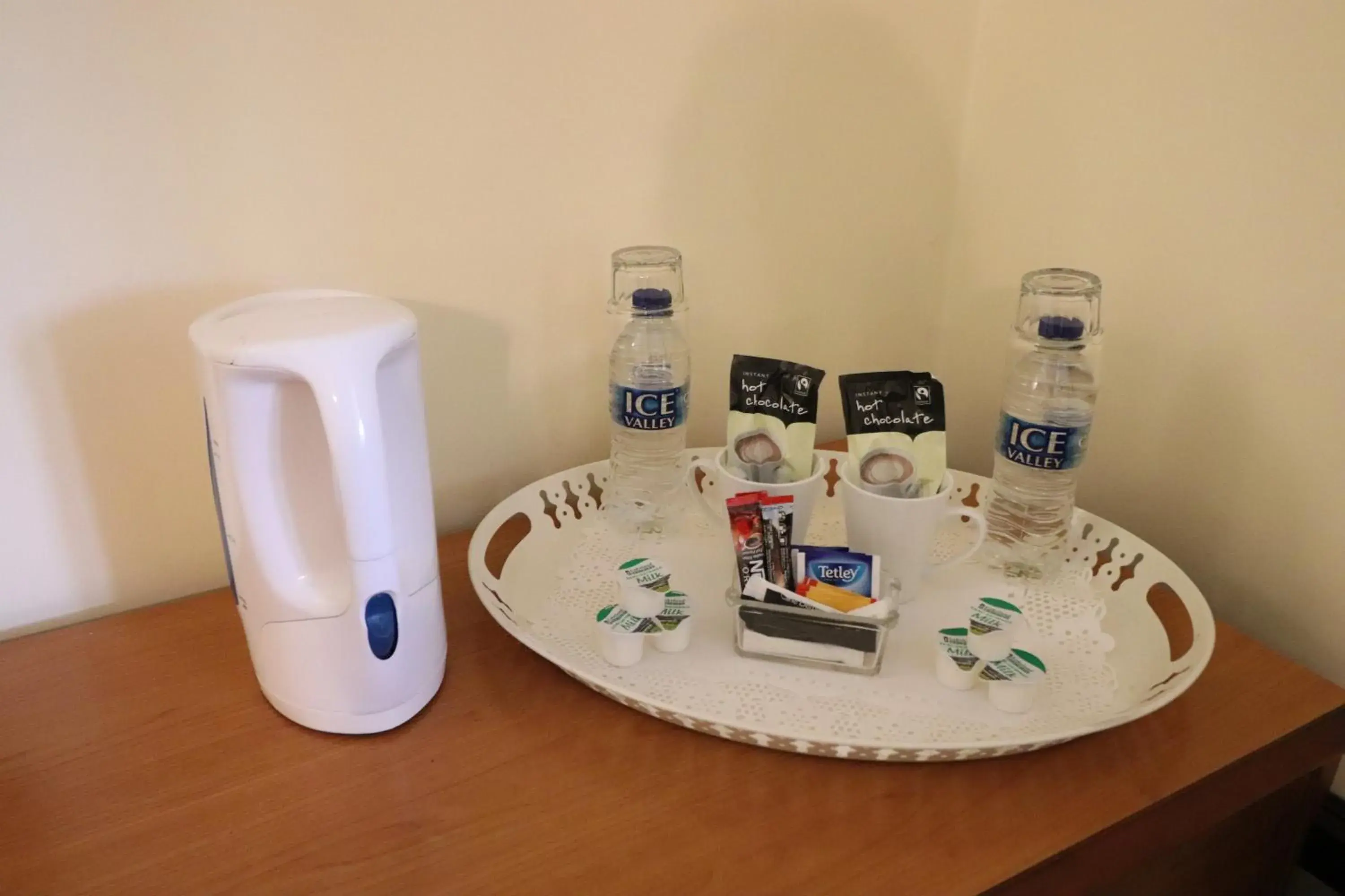 Coffee/tea facilities in St George's Lodge, Bisley