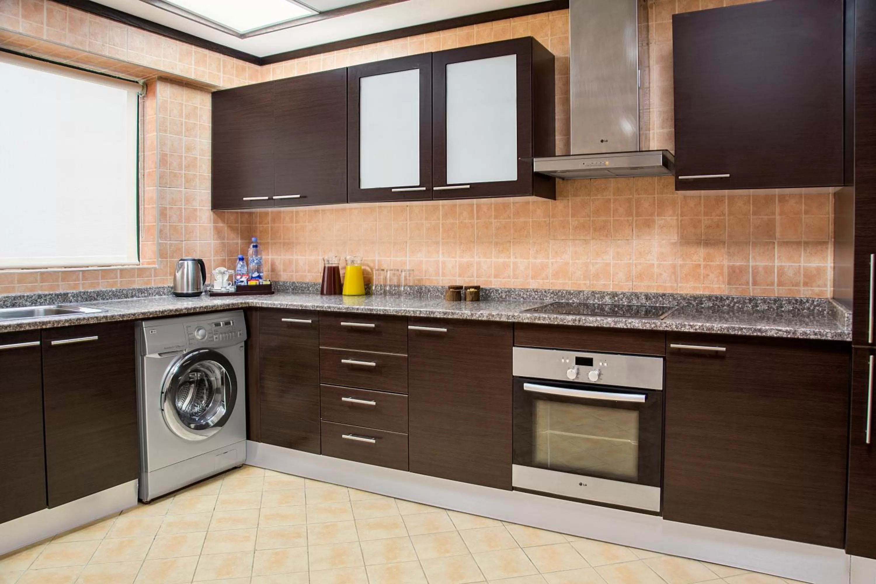 Kitchen or kitchenette in TIME Oak Hotel & Suites