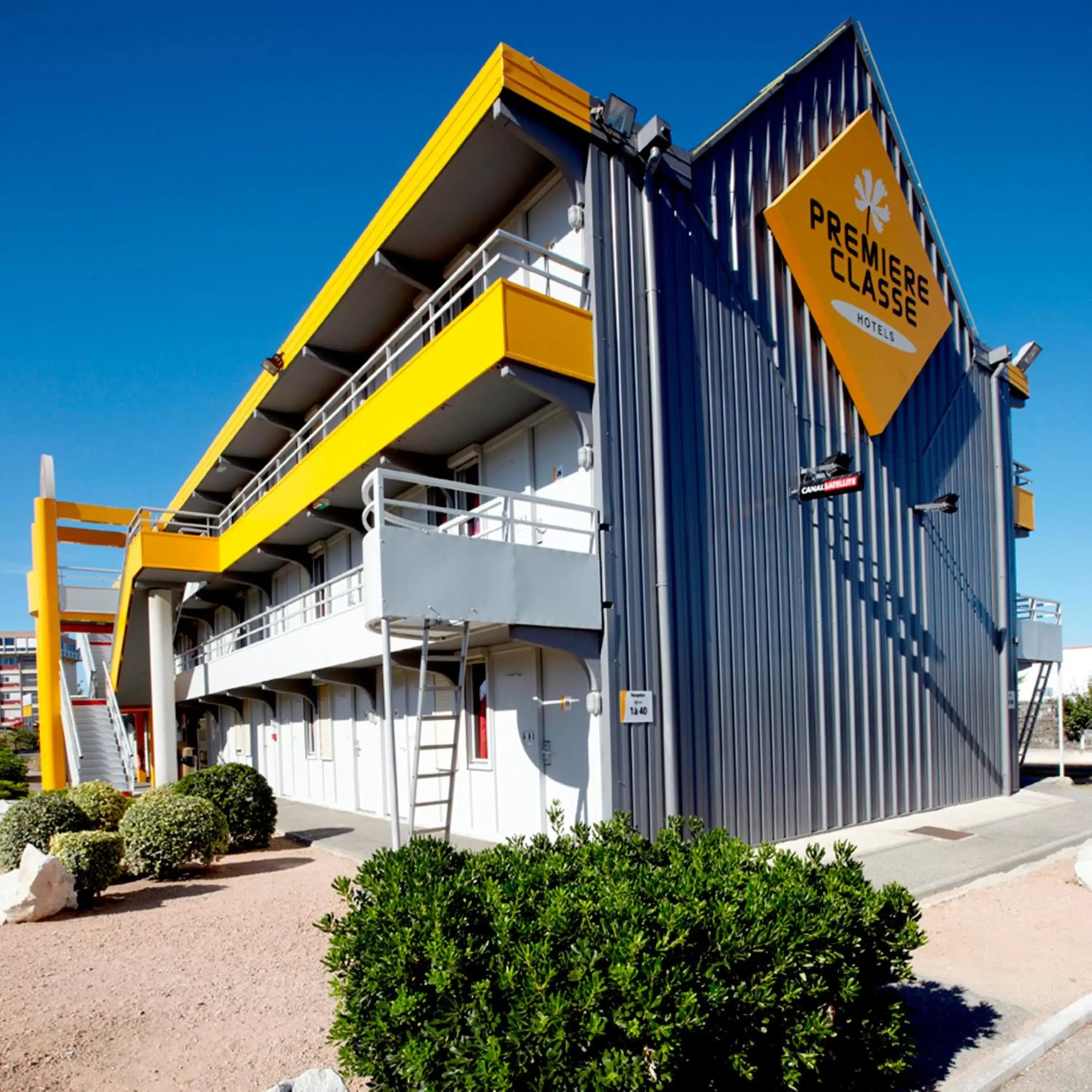 Facade/entrance, Property Building in Premiere Classe Marseille Vitrolles Aéroport