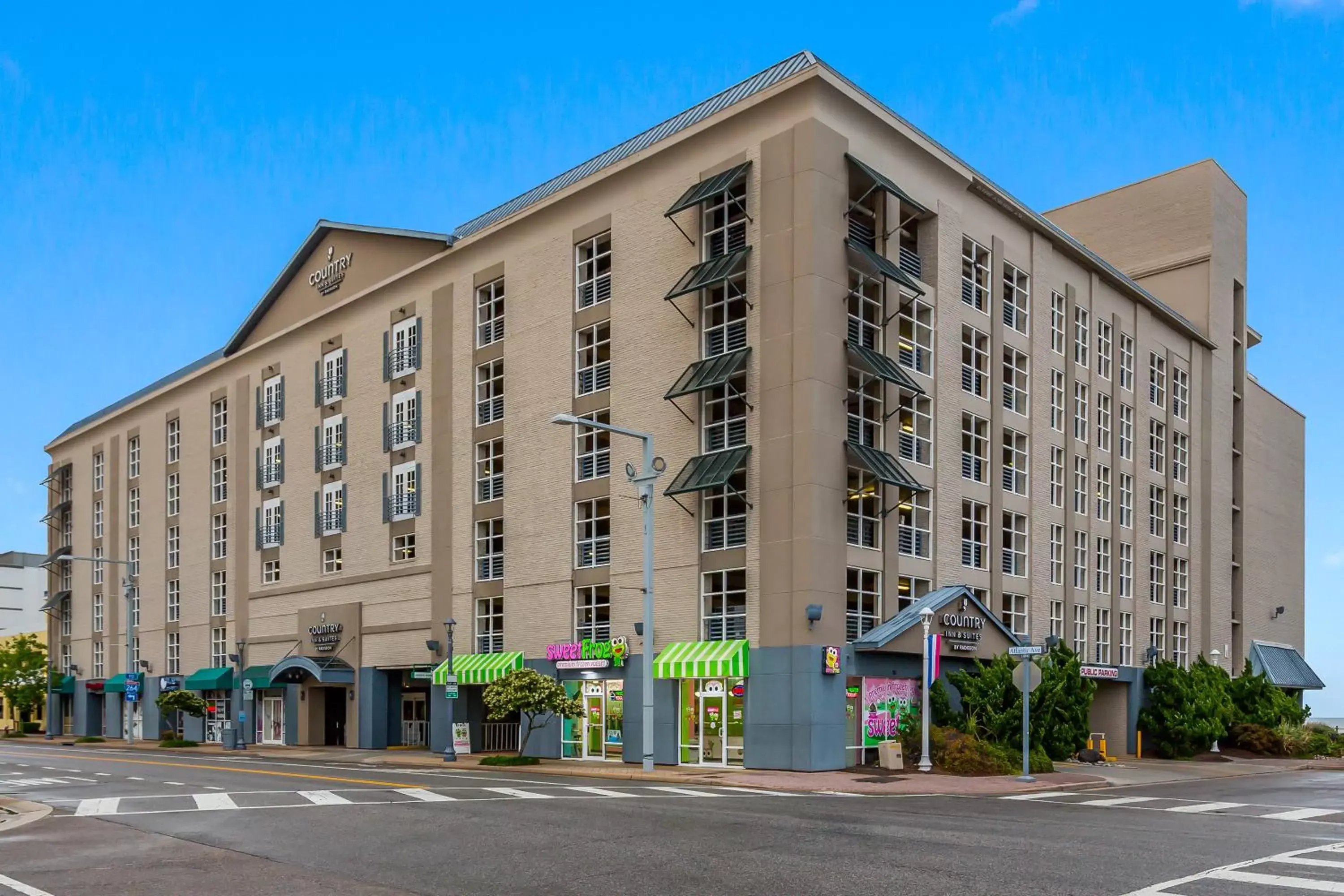 Property Building in Country Inn & Suites by Radisson, Virginia Beach (Oceanfront), VA