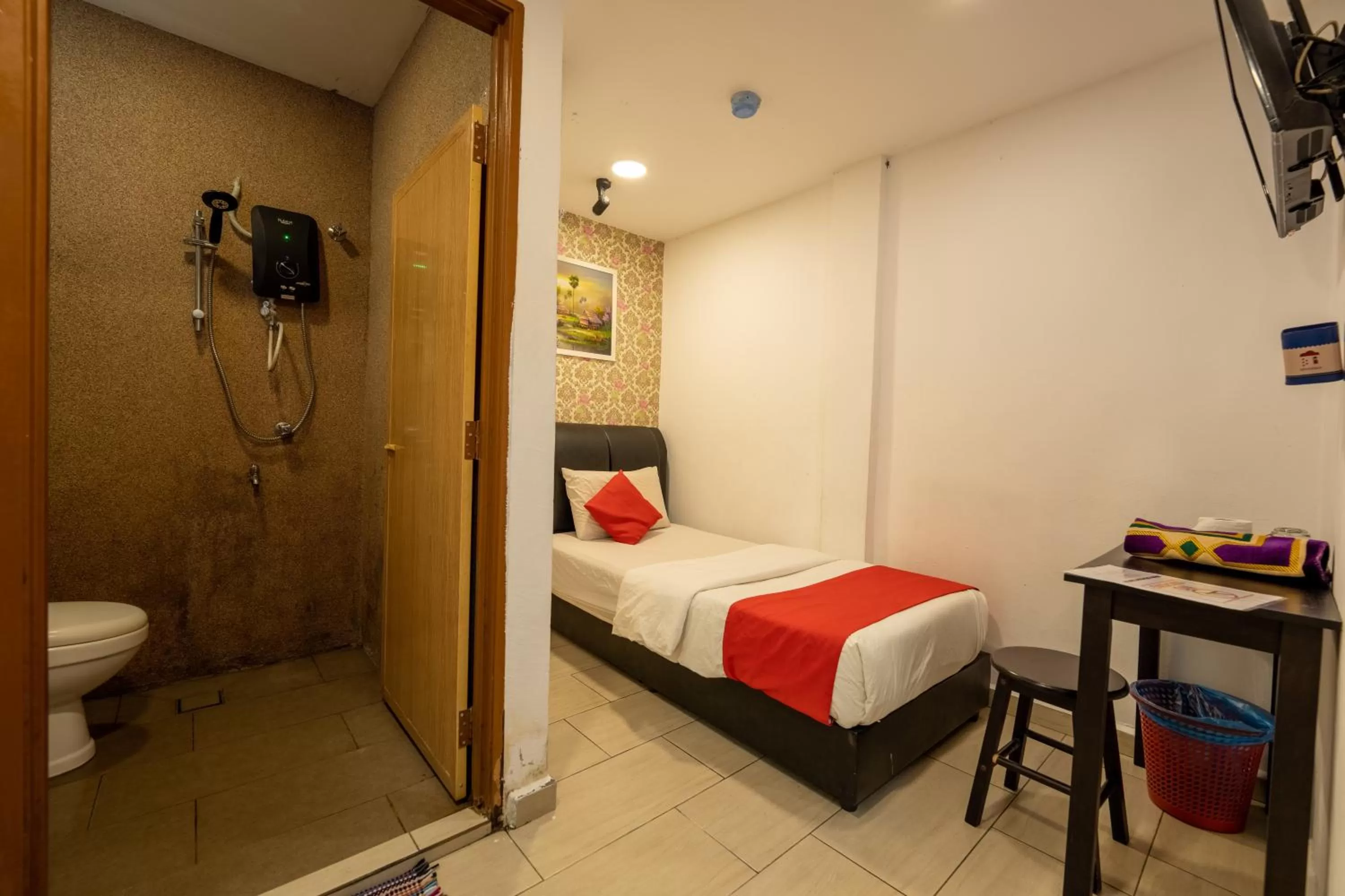 Toilet, Bed in MRJ Hotel Wakaf Che Yeh 1