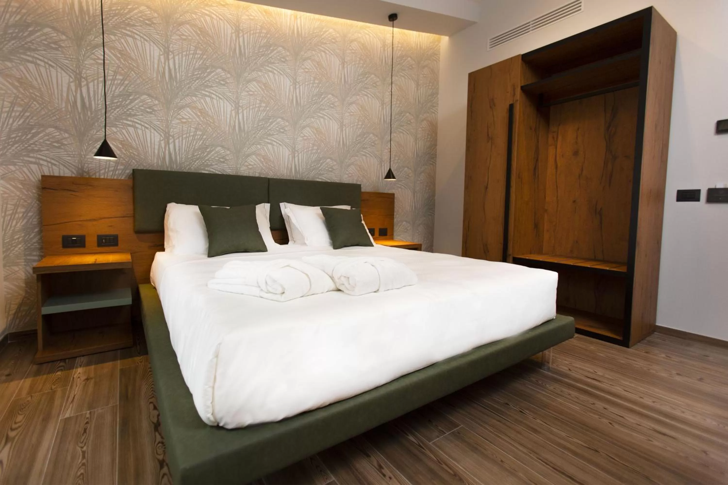 Photo of the whole room, Bed in Donna Vì Hotel