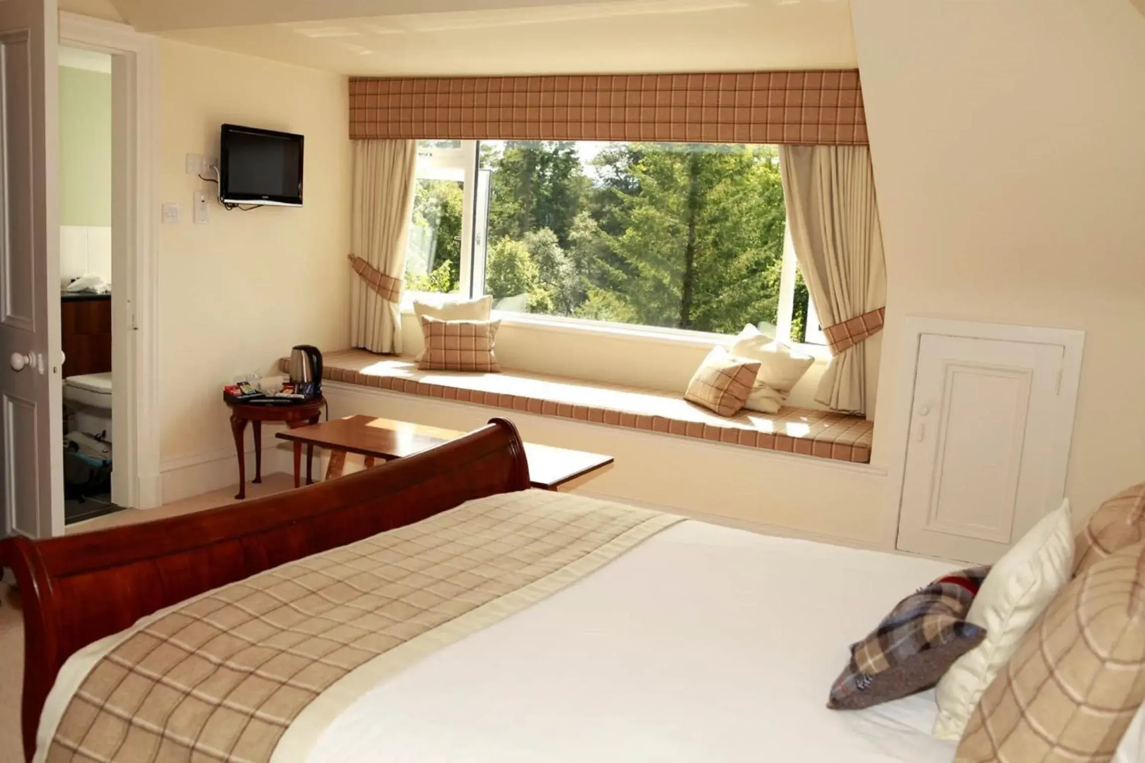 Bed in Tor-Na-Coille Hotel