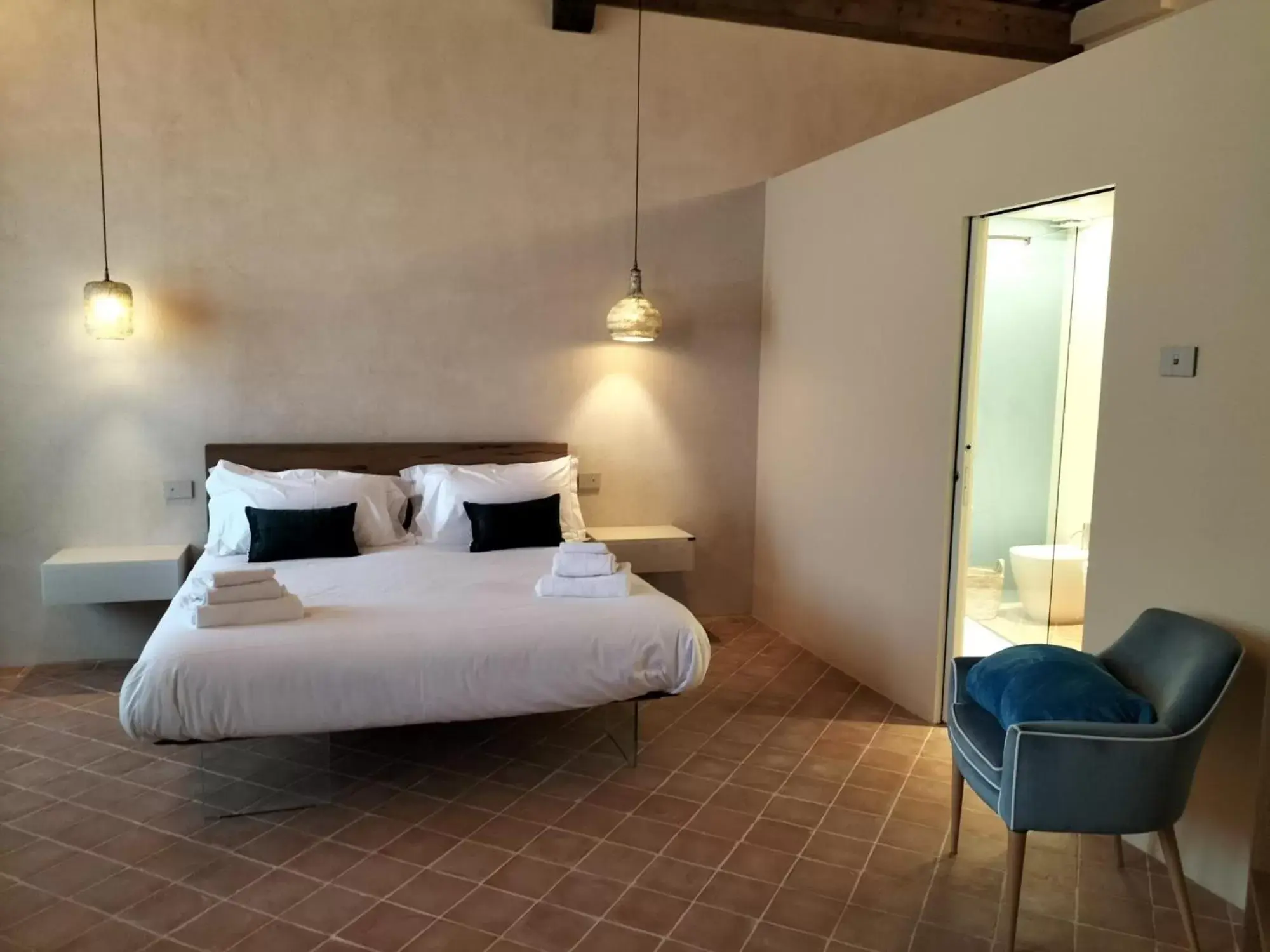 Bed in Badia Giulia Prestigious Historical B&B