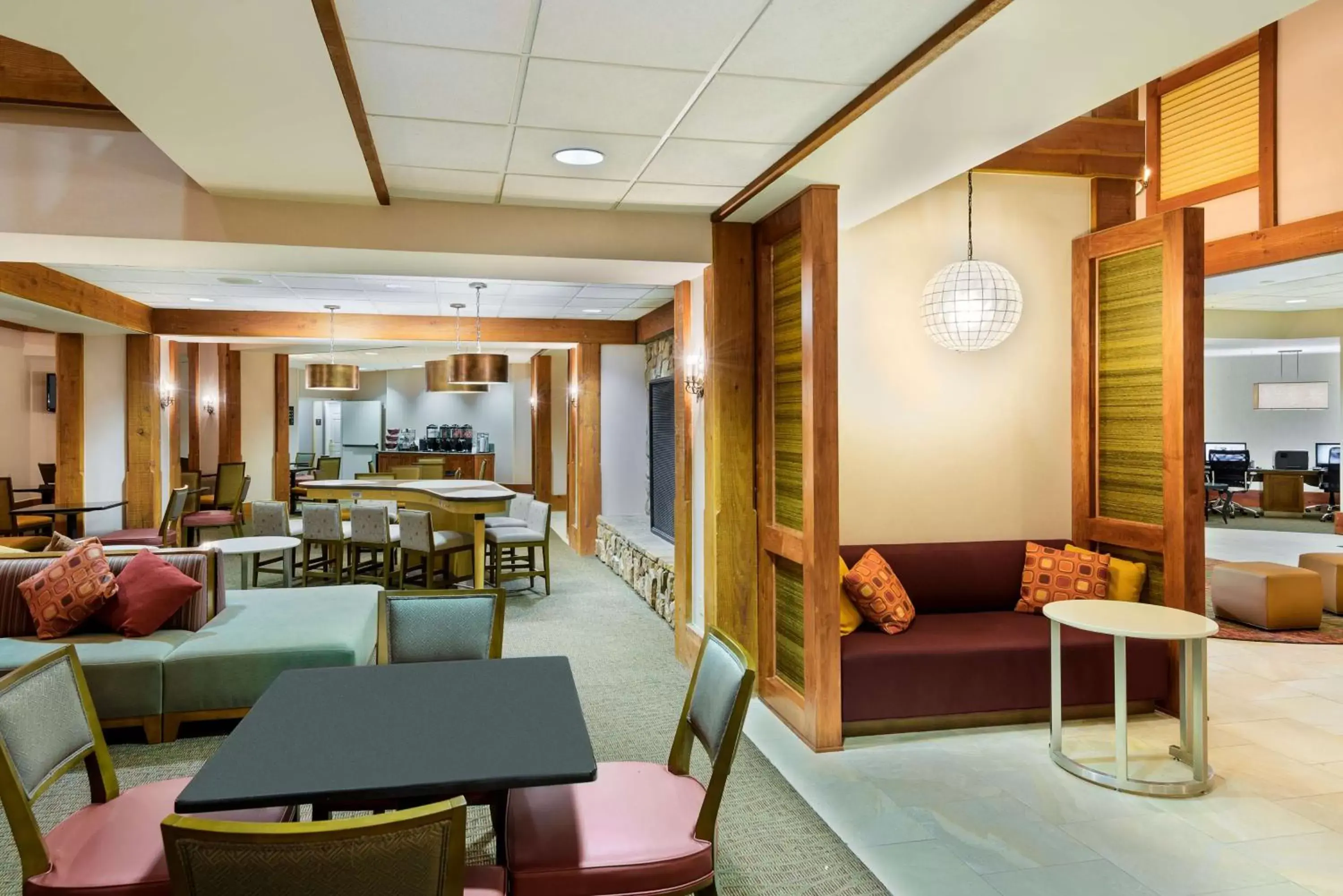 Breakfast, Lounge/Bar in Homewood Suites by Hilton Raleigh/Crabtree Valley