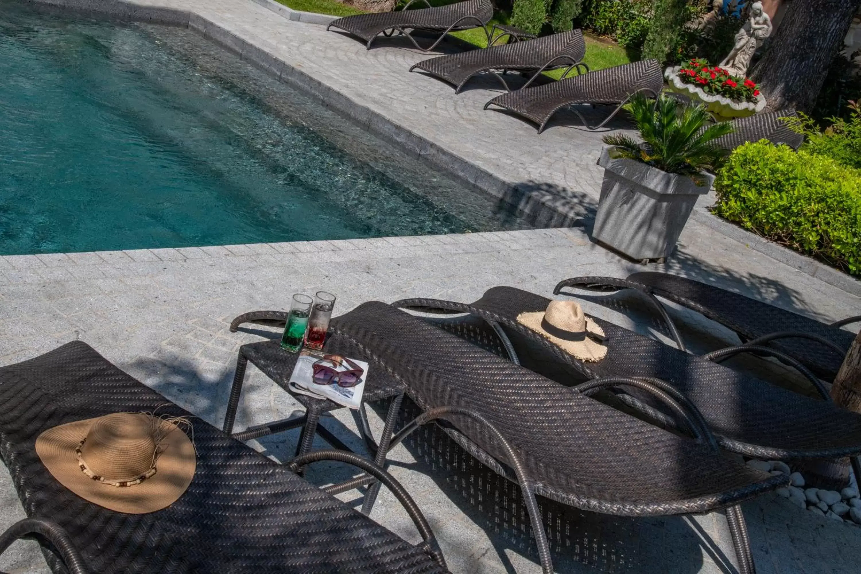 Swimming pool in GOLDEN TULIP CANNES HOTEL de PARIS