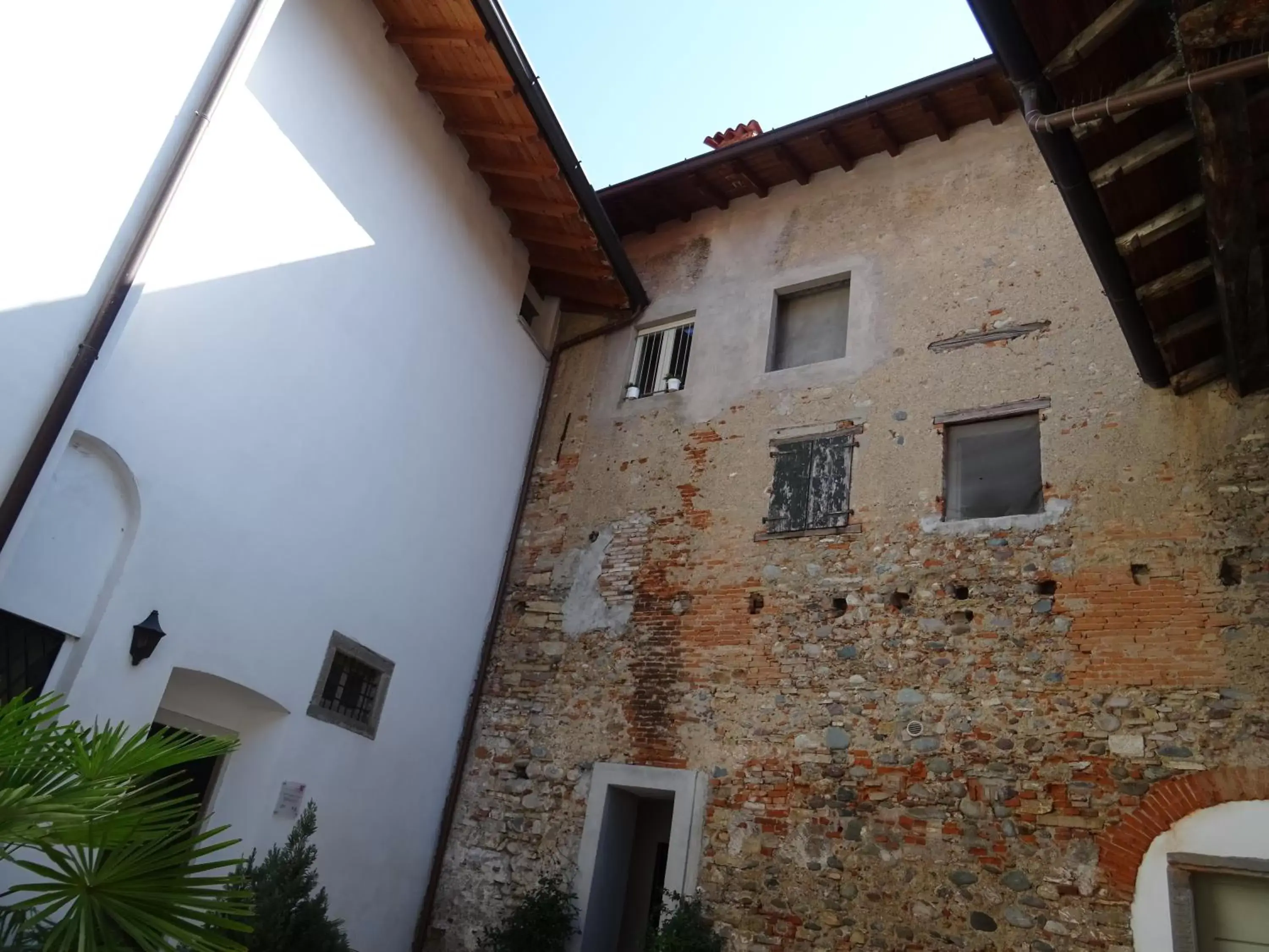 Property Building in CharmeRooms Villa Moroni