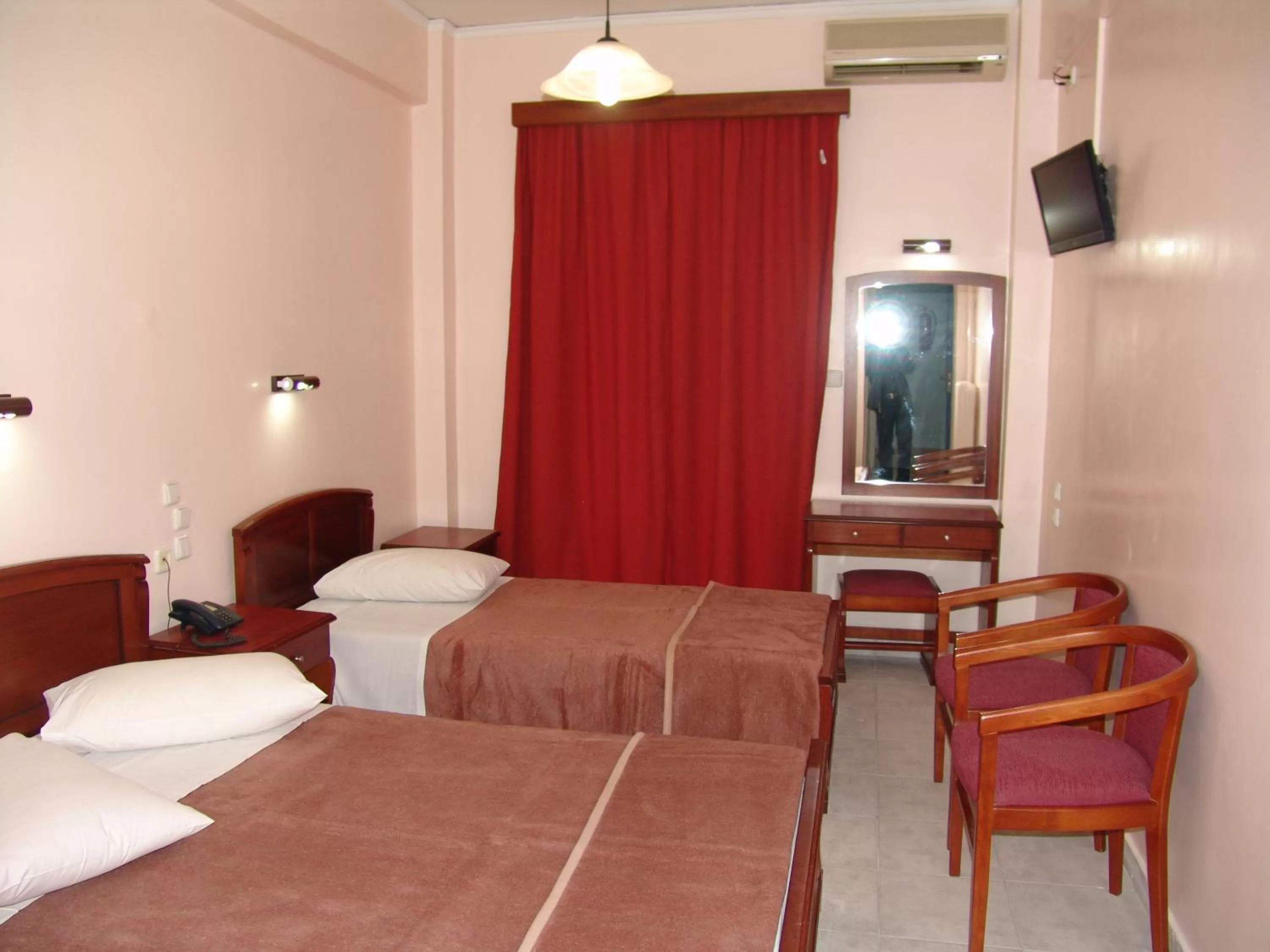 Photo of the whole room, Bed in Hotel Cosmos