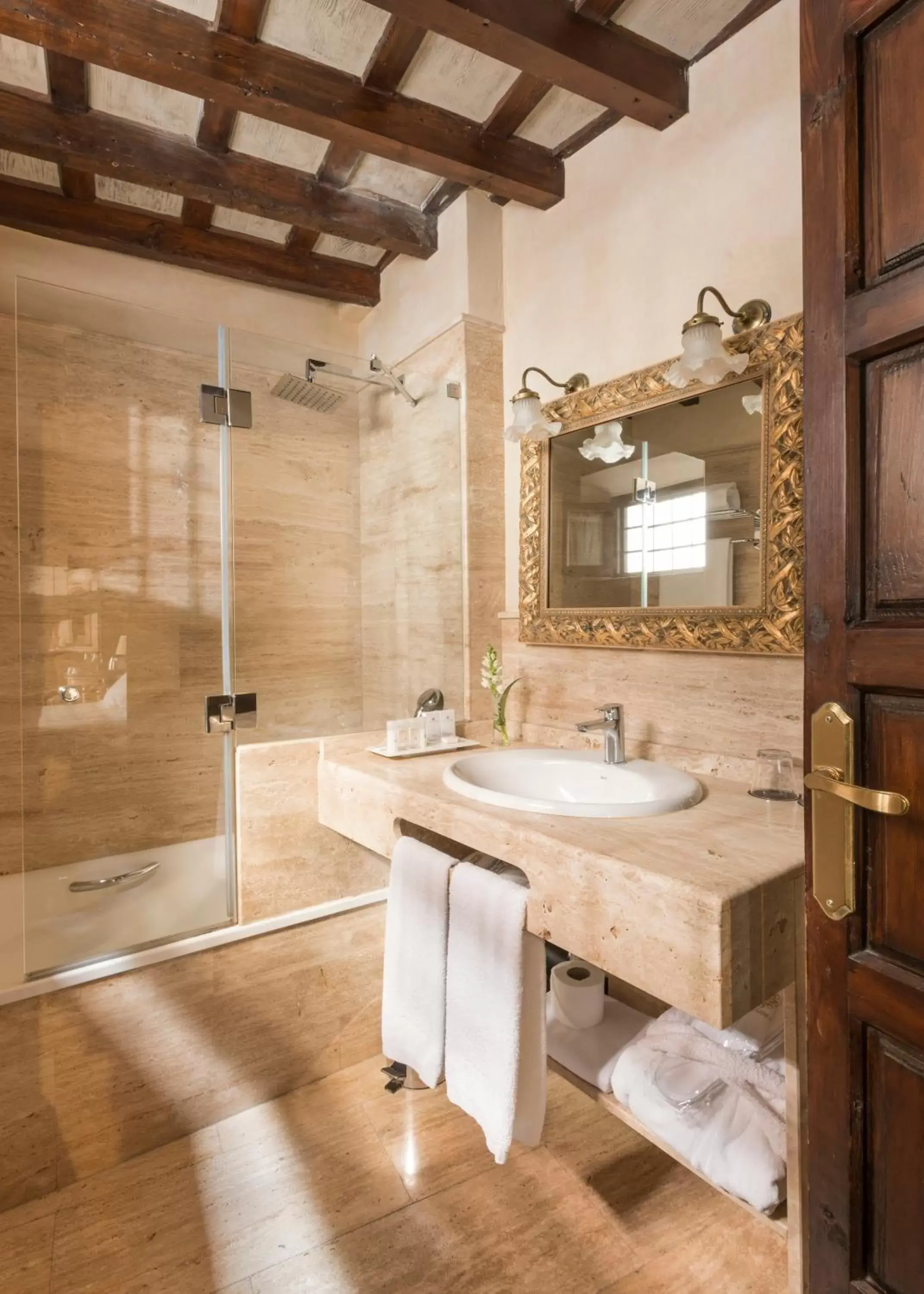 Bathroom in Hotel Casa 1800 Granada