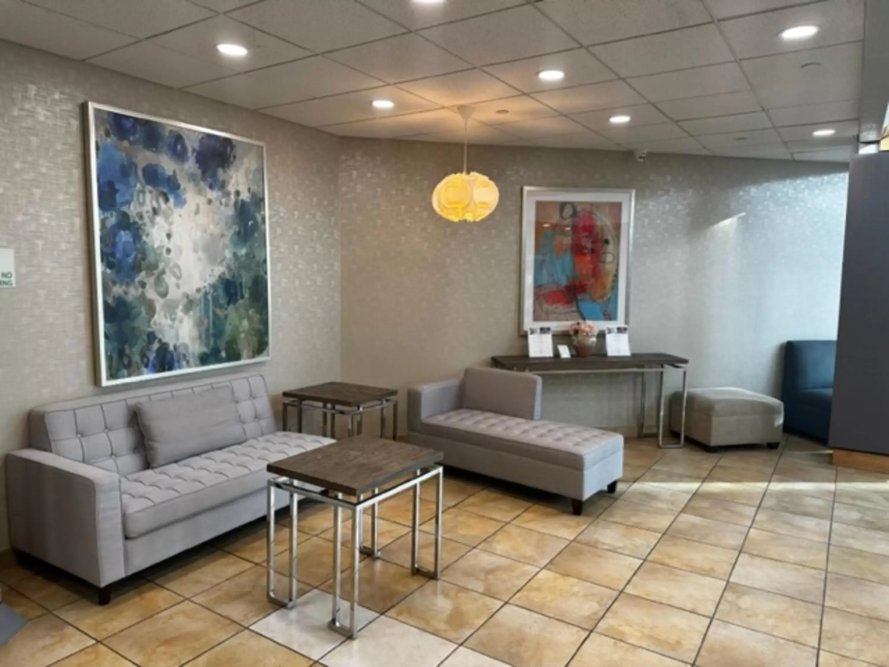 Property building in Holiday Inn Chicago - Elk Grove, an IHG Hotel Property building in Holiday Inn Chicago - Elk Grove, an IHG Hotel