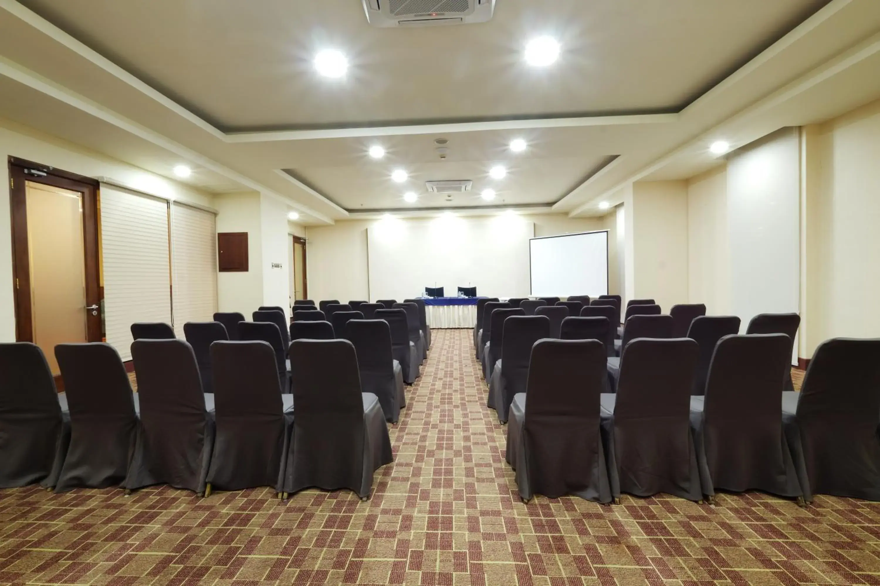 Meeting/conference room in Aryaduta Makassar