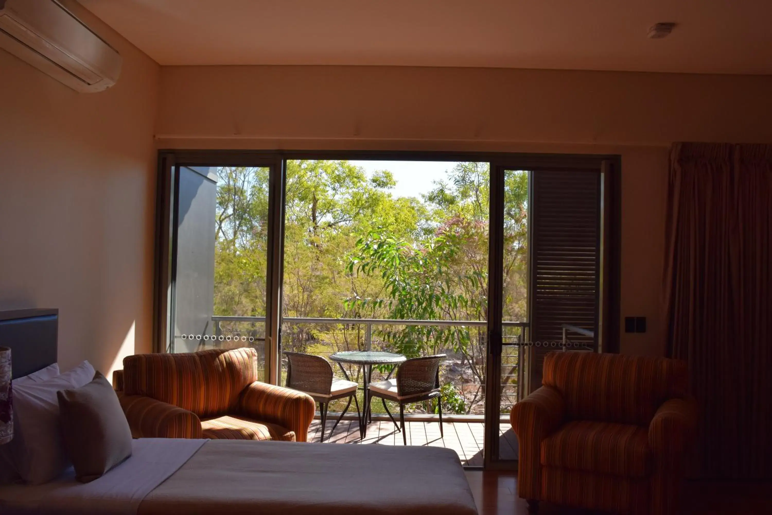 Balcony/Terrace, Seating Area in Cicada Lodge