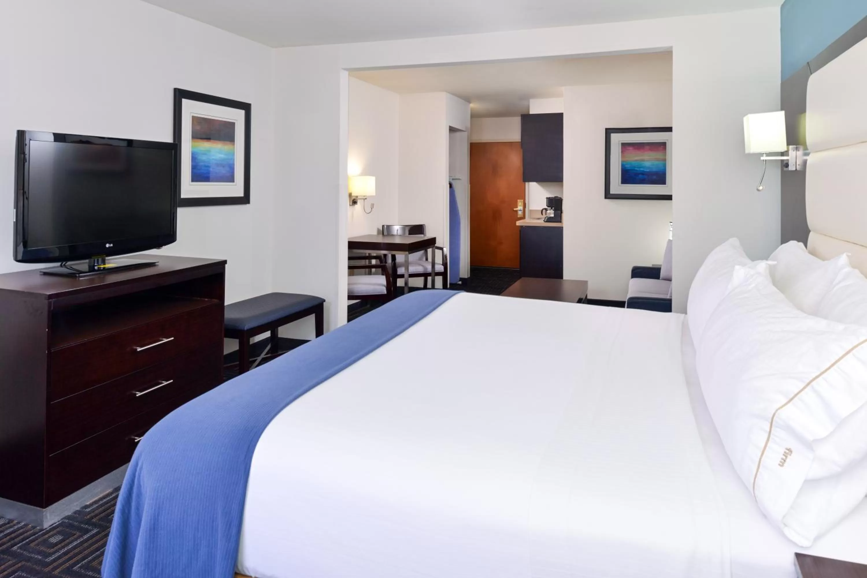 Photo of the whole room in Baymont by Wyndham Bessemer