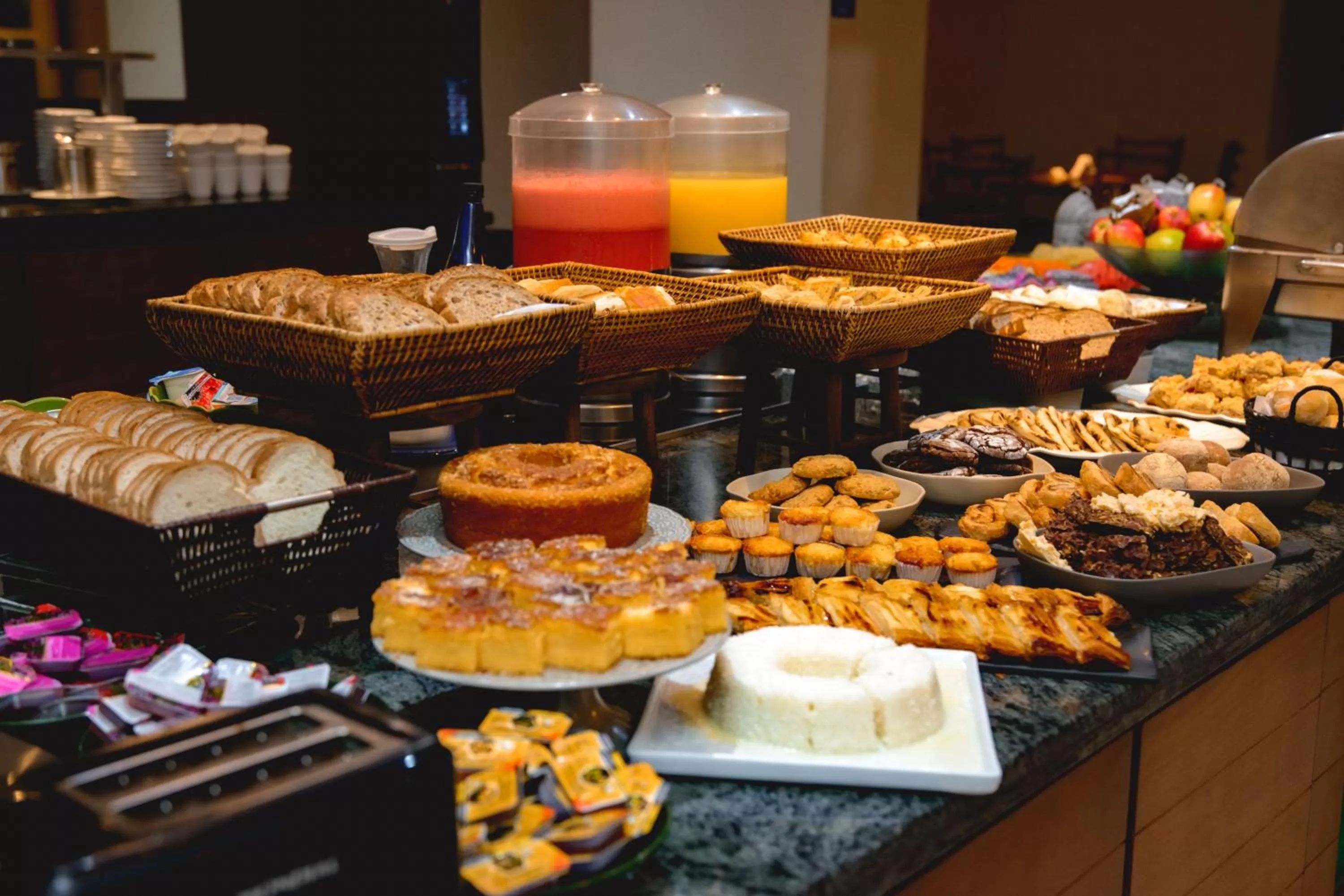 Breakfast in Comfort Suites Alphaville